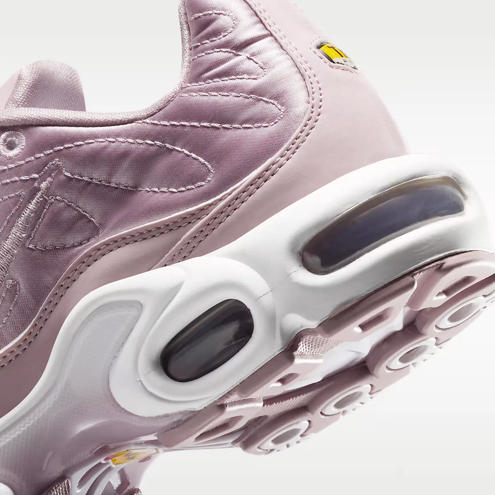 000000_Nike-Air-Max-Plus-SE-WMNS_Plum-Fog-White_830768-551_img7