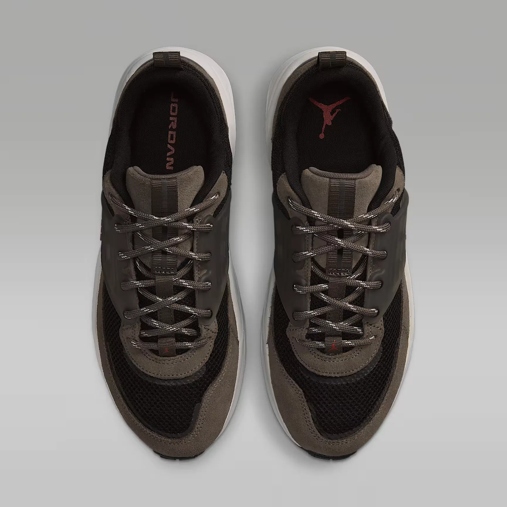 000000_Jordan-Trunner-OS_Palomino-Black_IB3722-202_img3