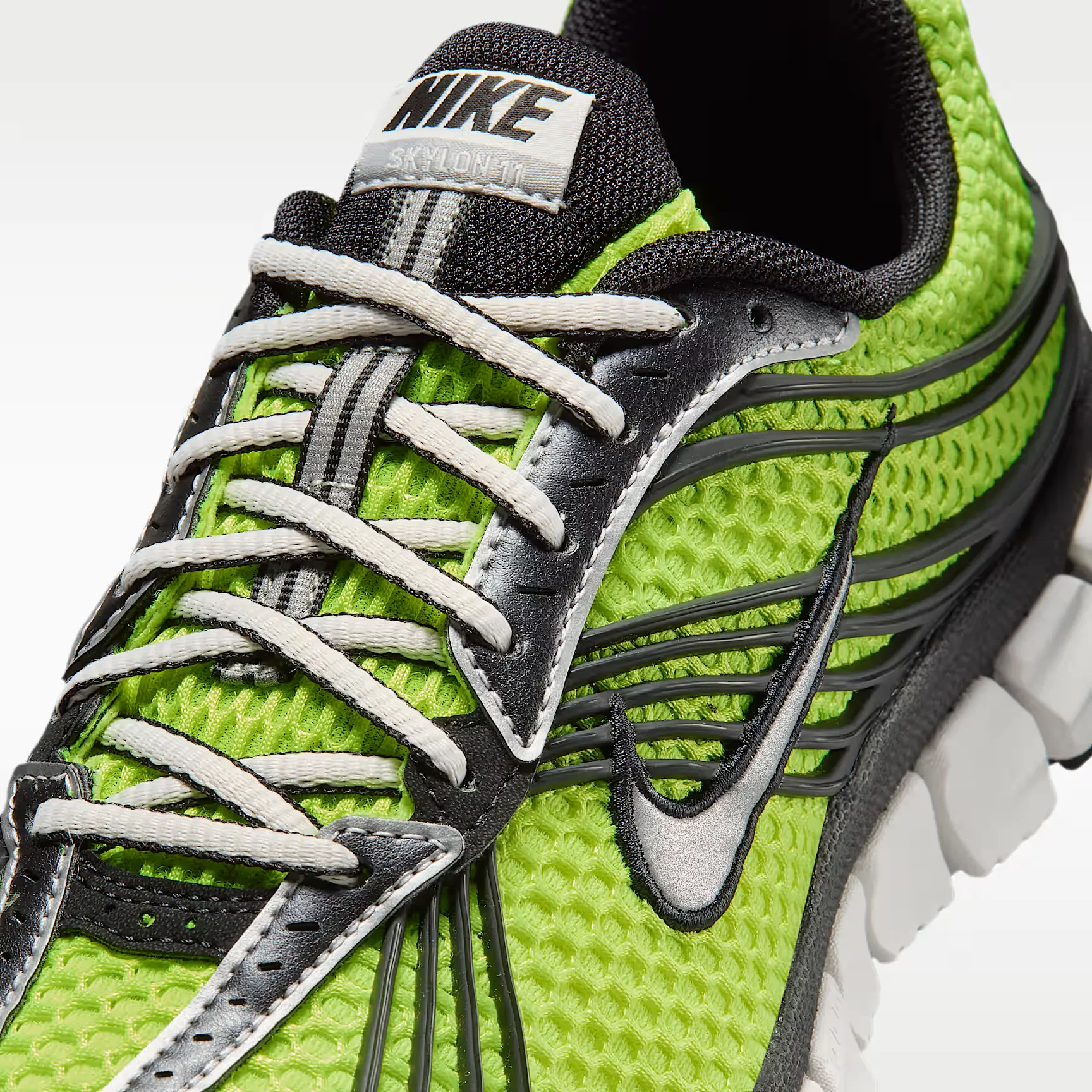 000000_Nike-Zoom-Skylon-11-WMNS_Volt-Black_IU7360-700_img6