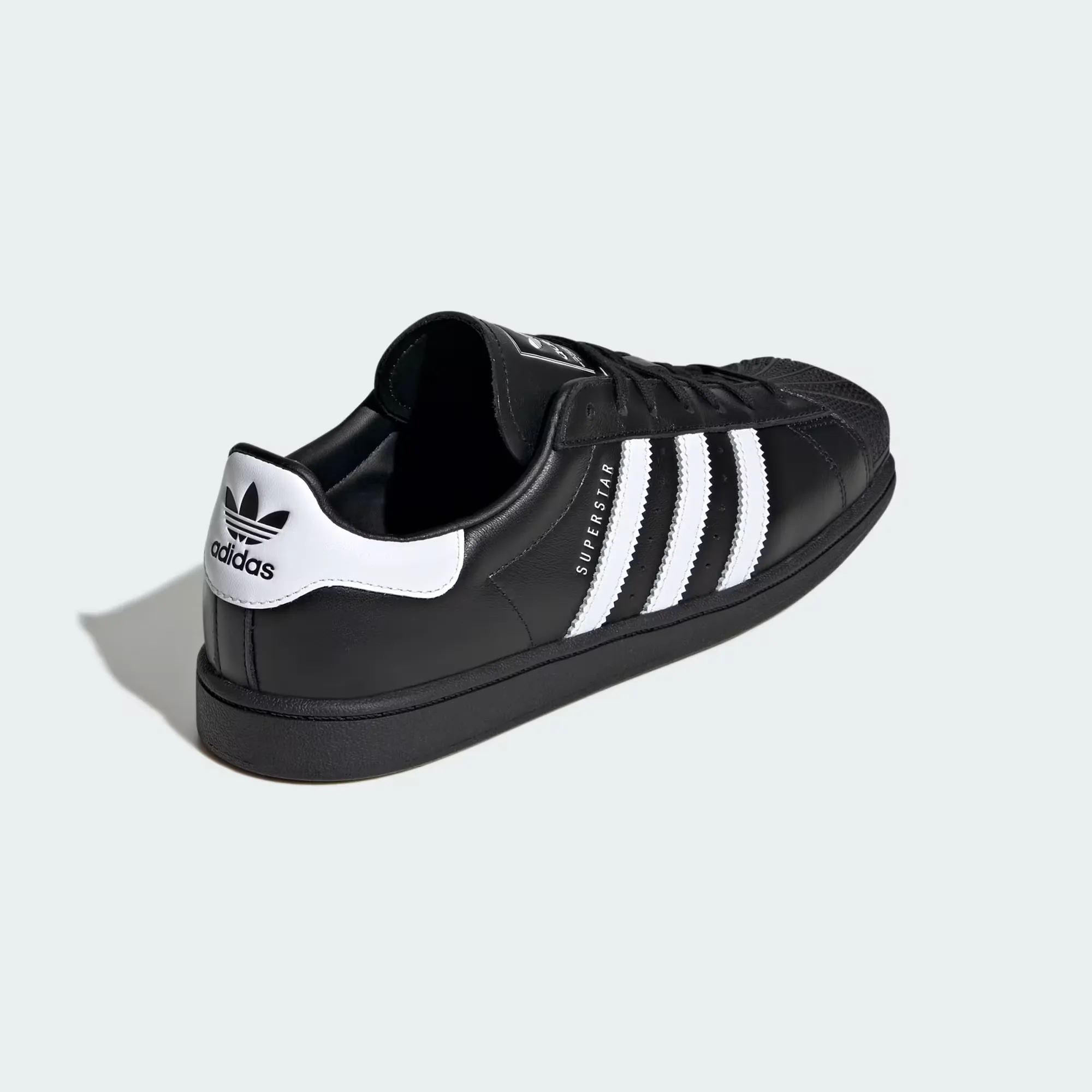 000000_adidas-Superstar-SQ-WMNS_Core-Black-Cloud-White_KI0201_img4
