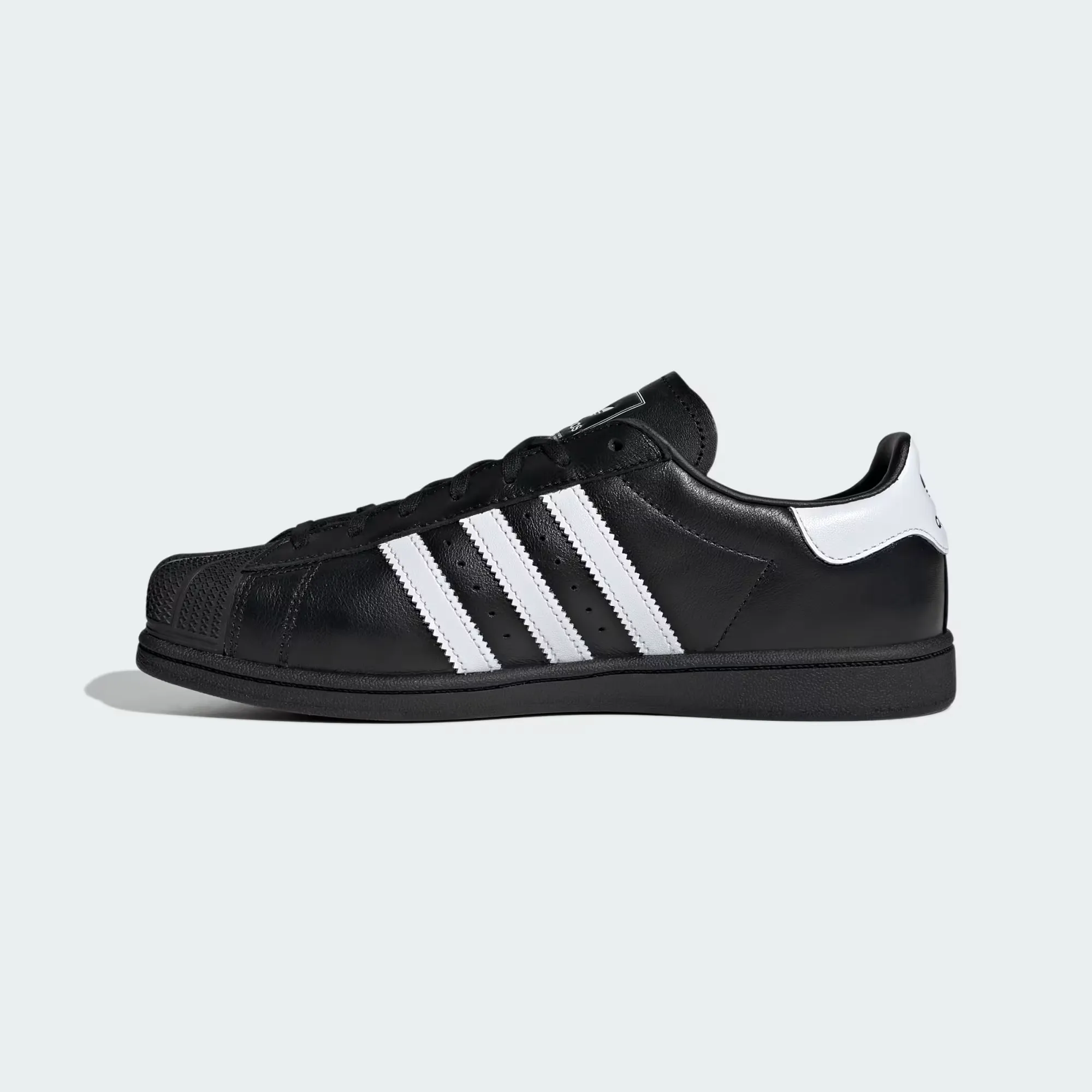 000000_adidas-Superstar-SQ-WMNS_Core-Black-Cloud-White_KI0201_img5