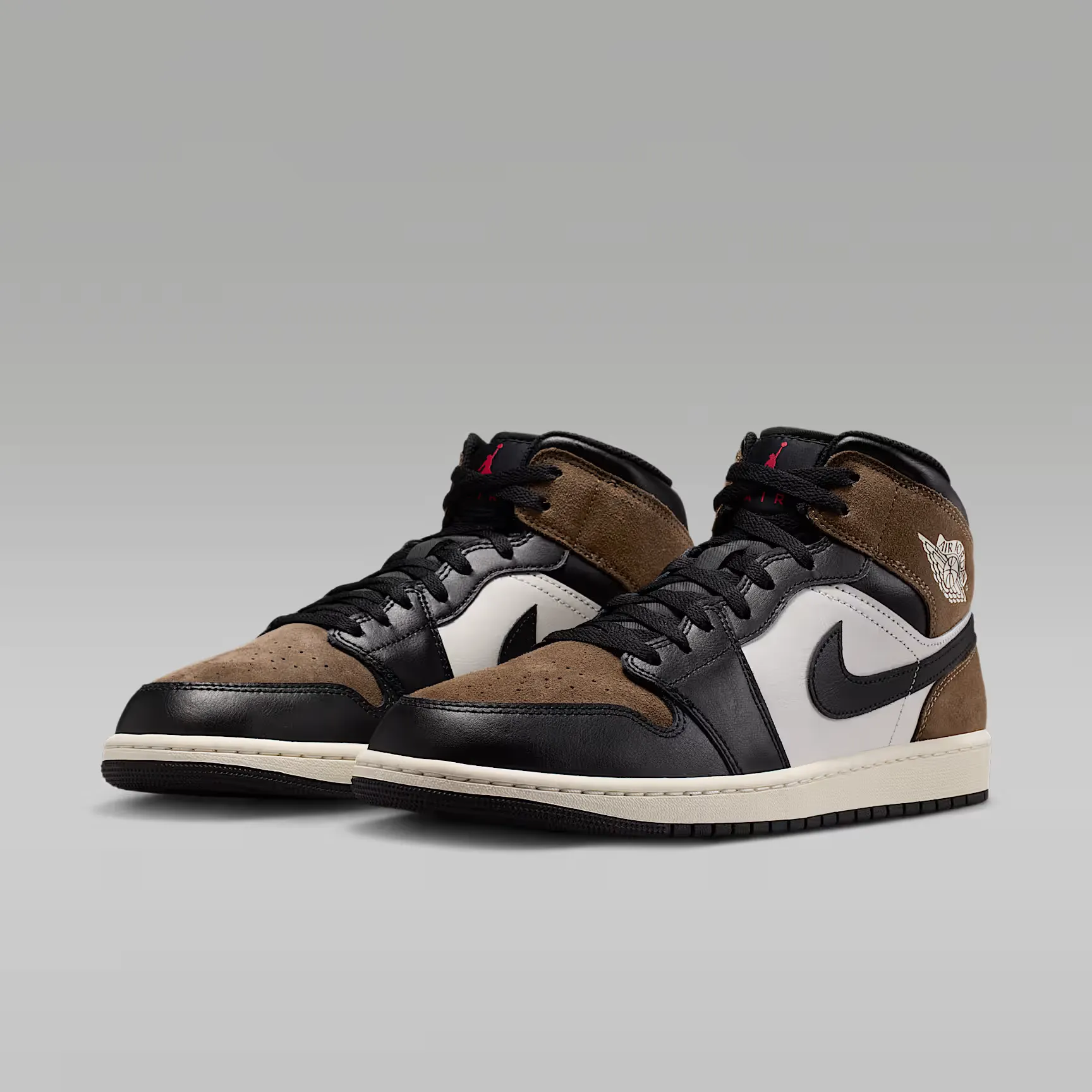 000000_Air-Jordan-1-Mid_Black-Palomino_DQ8426-007_img4