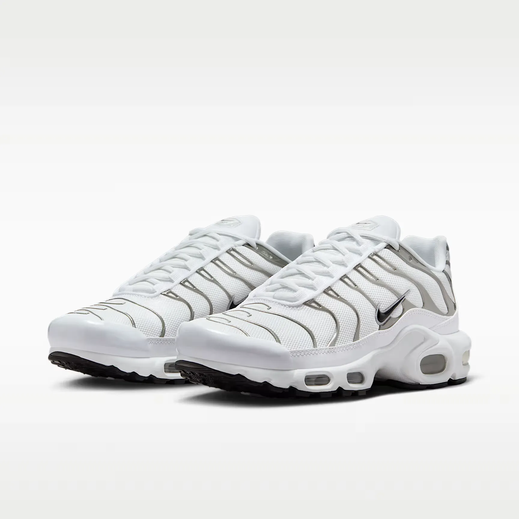 000000_Nike-Air-Max-Plus-SE-WMNS_White-Metallic-Silver_HJ9743-100_img4