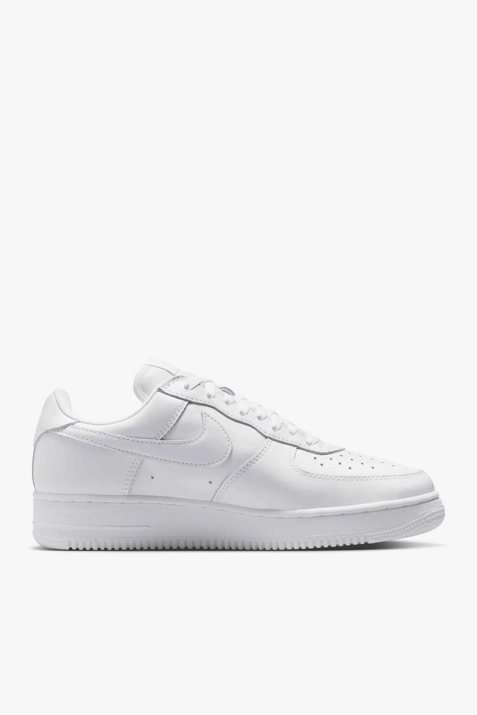 000000_Nike-Air-Force-1-'01_Triple-White_IV4501-100_img2