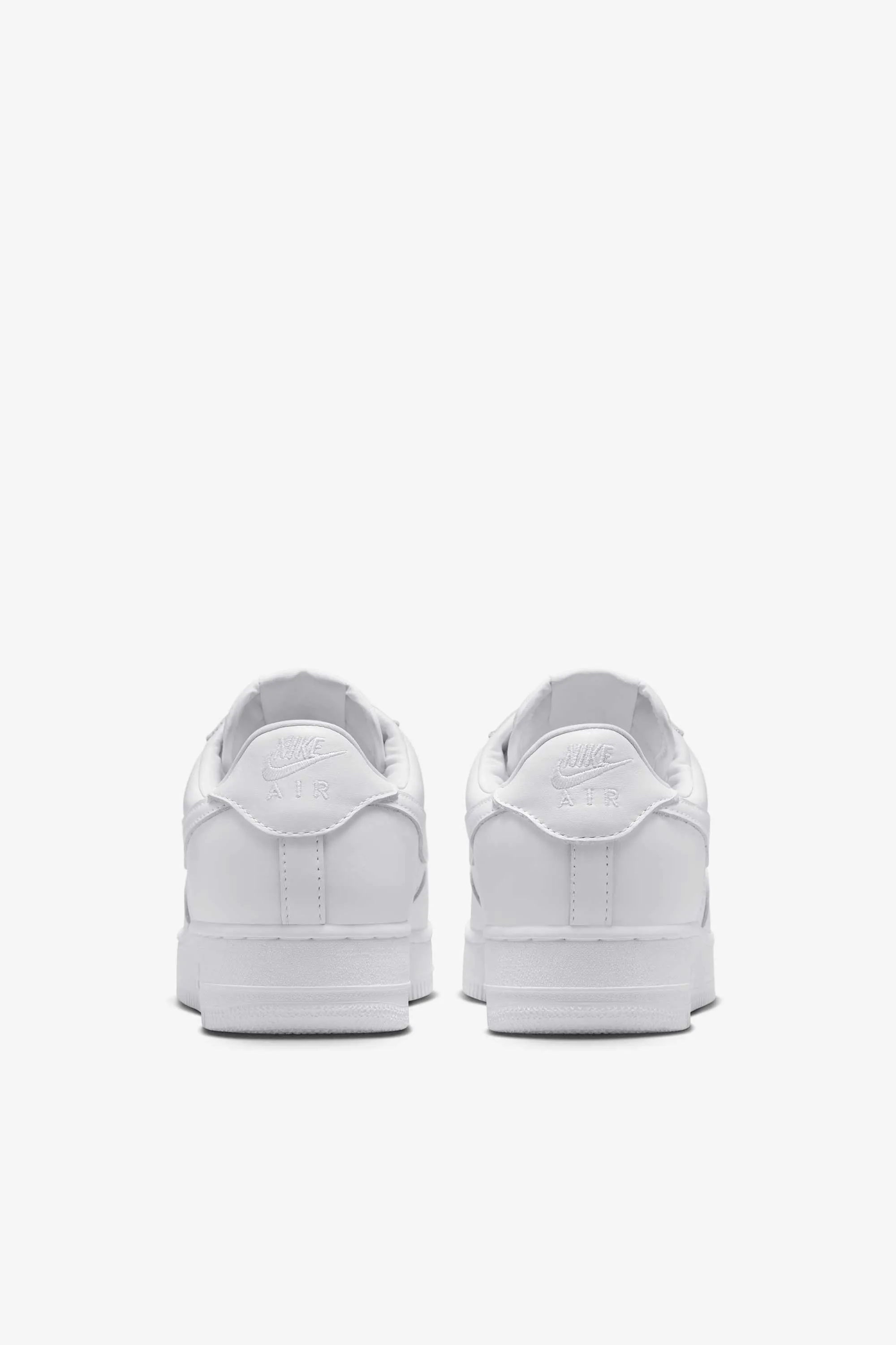 000000_Nike-Air-Force-1-'01_Triple-White_IV4501-100_img4