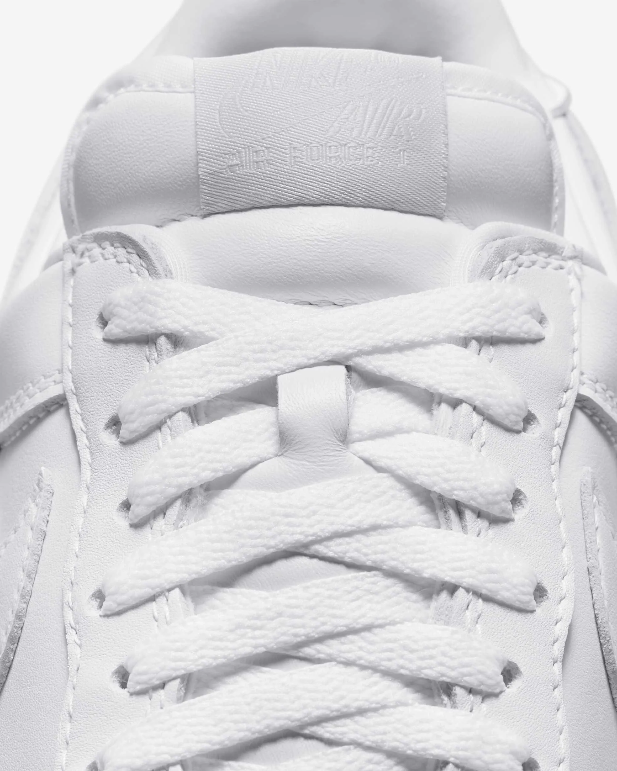 000000_Nike-Air-Force-1-'01_Triple-White_IV4501-100_img6