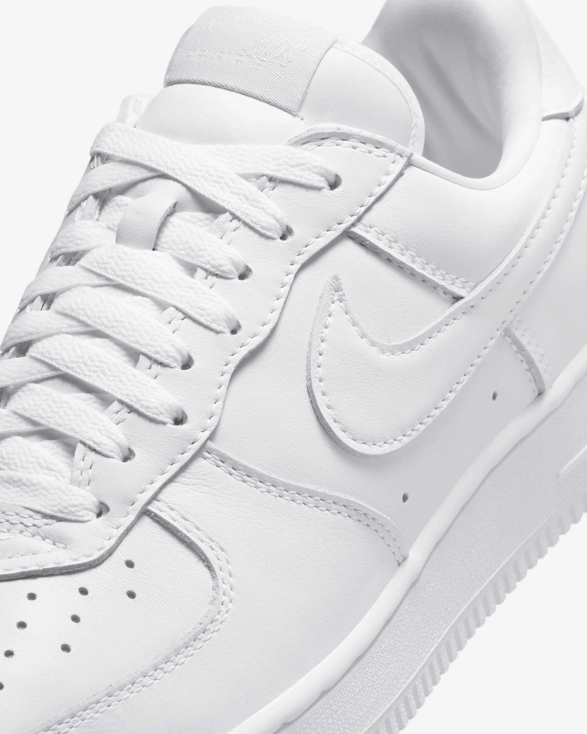 000000_Nike-Air-Force-1-'01_Triple-White_IV4501-100_img7