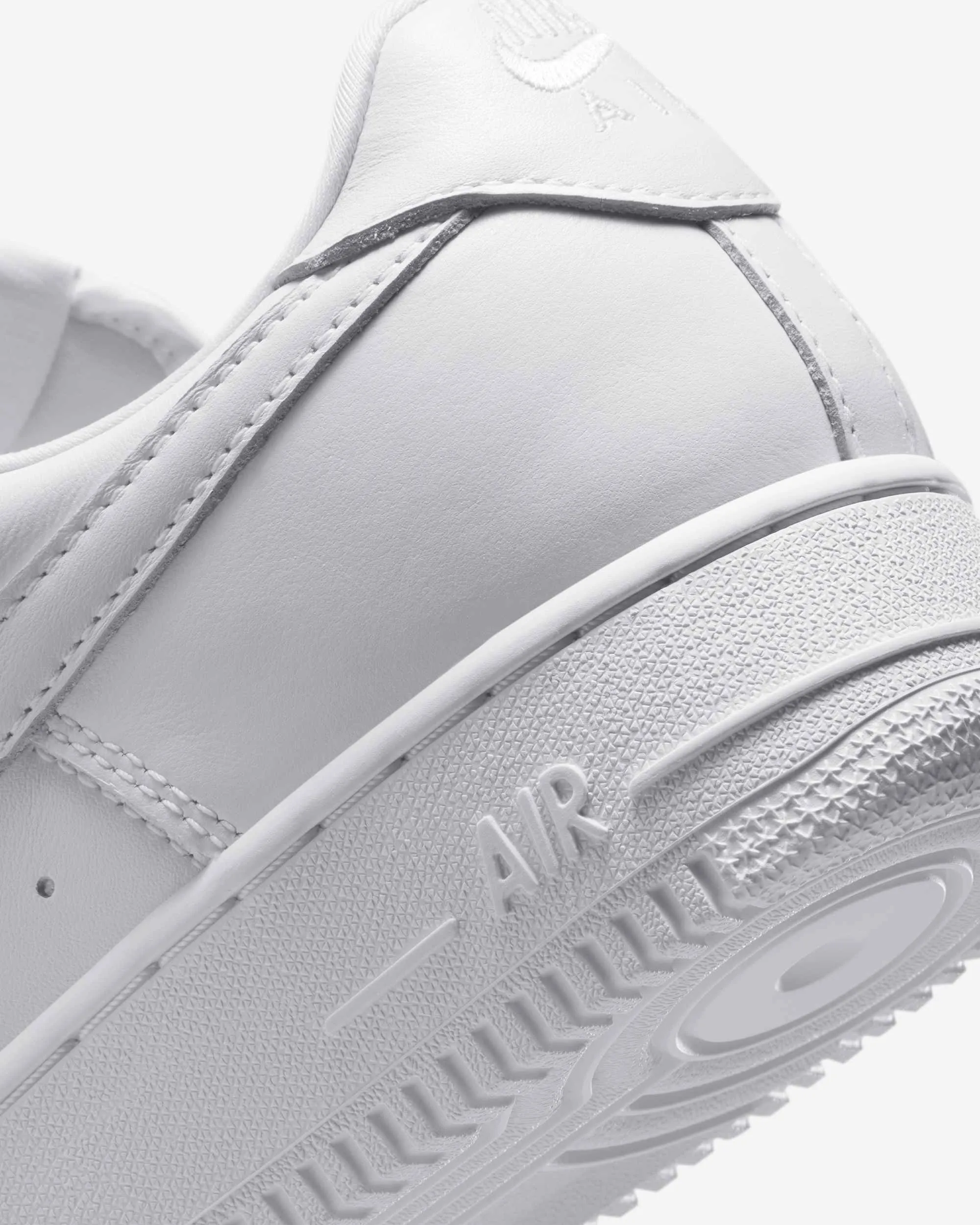 000000_Nike-Air-Force-1-'01_Triple-White_IV4501-100_img8