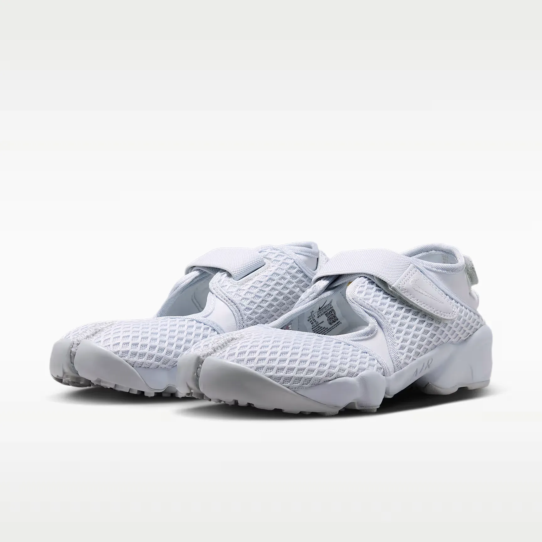 000000_Nike-Air-Rift-WMNS_Pure-Platinum-Wolf-Grey_HM8288-002_img4