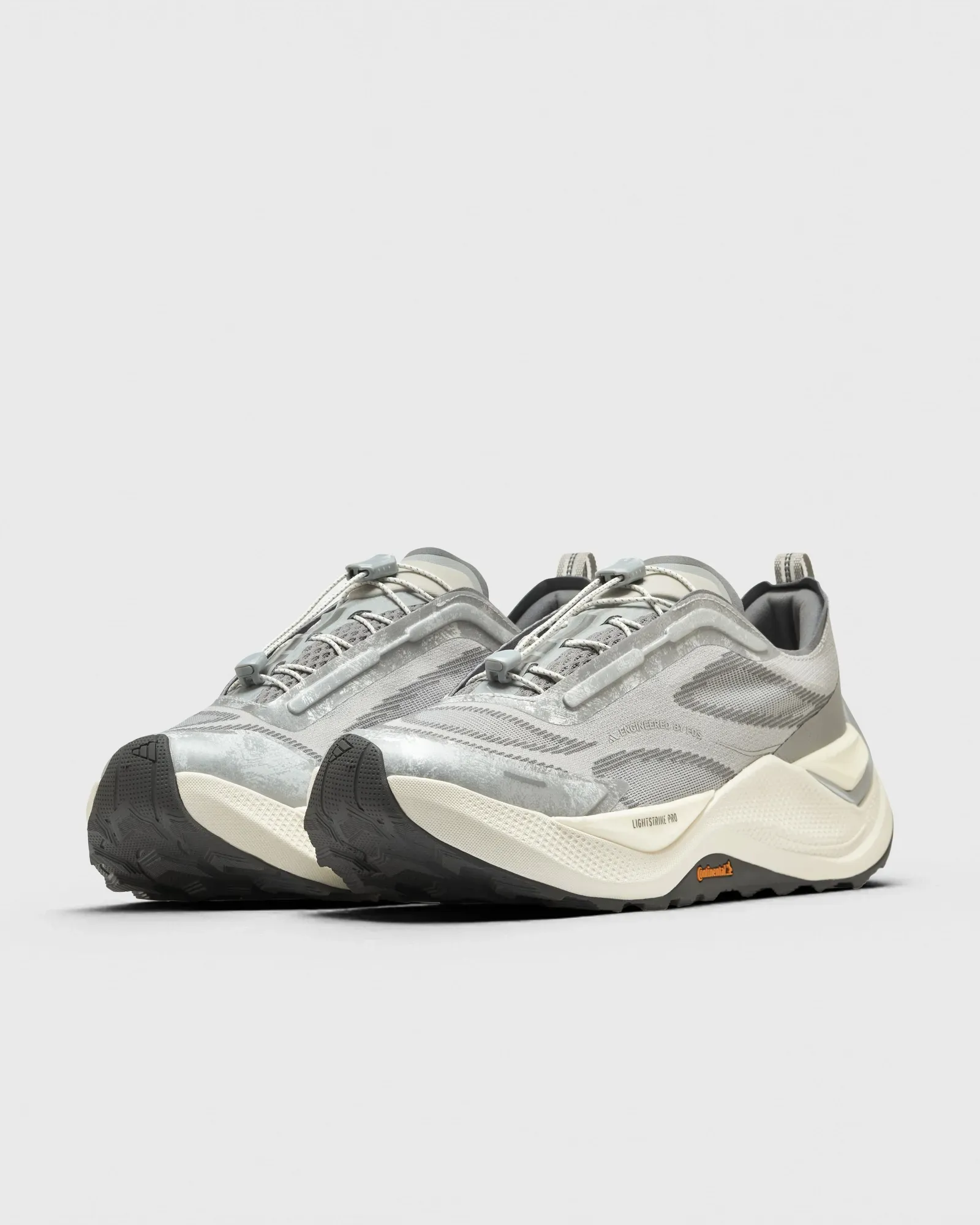 000000_adidas-Holo-Peak_Black-Iron-Metallic_KK2240_img1