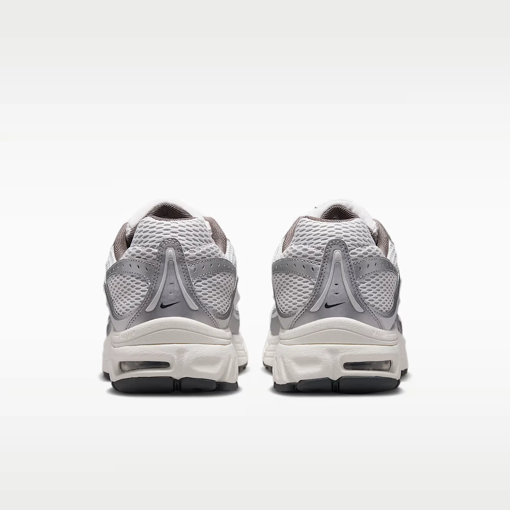 000000_Nike-Air-Max-Moto-2K_Platinum-Tint-Sail_IV5759-094_img5