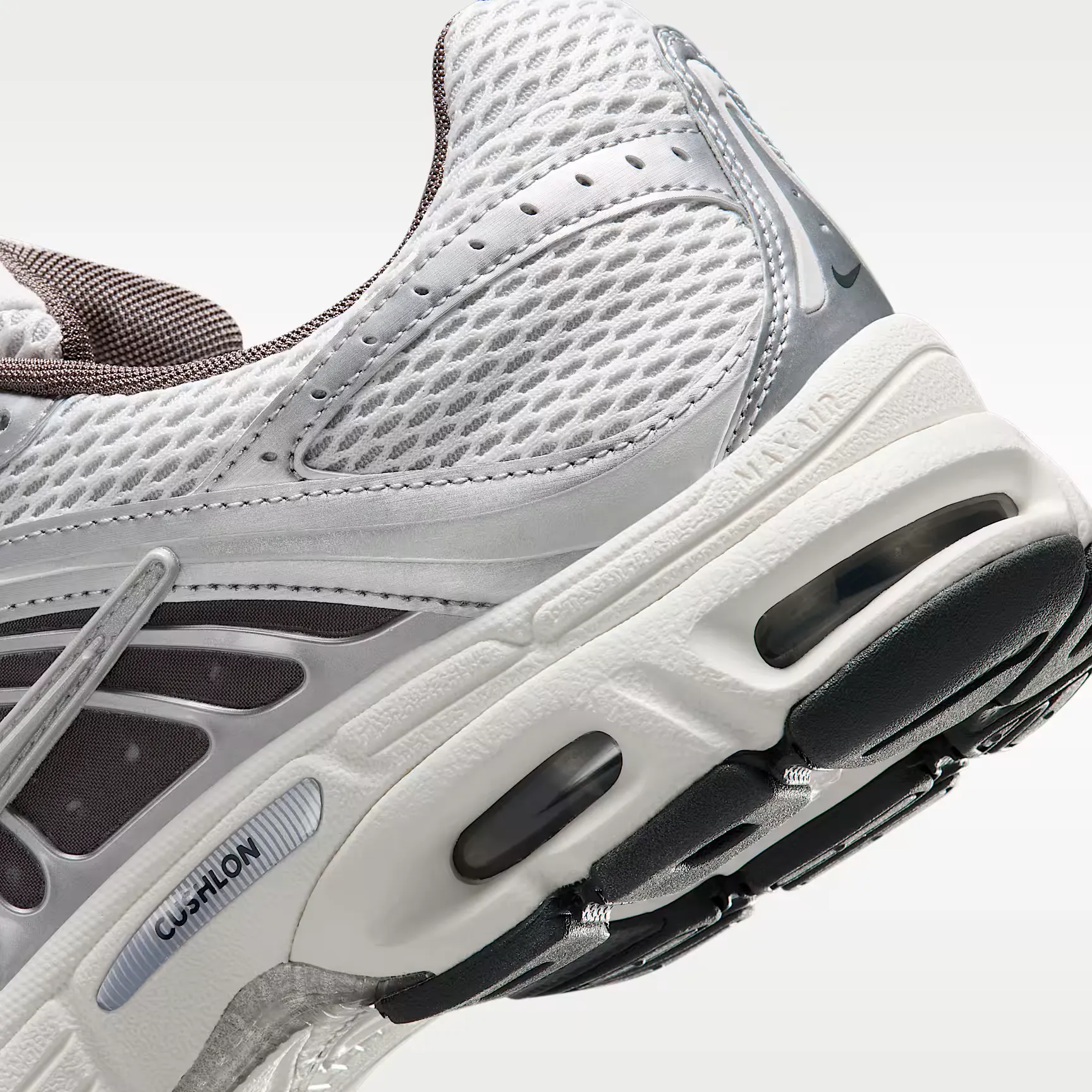000000_Nike-Air-Max-Moto-2K_Platinum-Tint-Sail_IV5759-094_img7