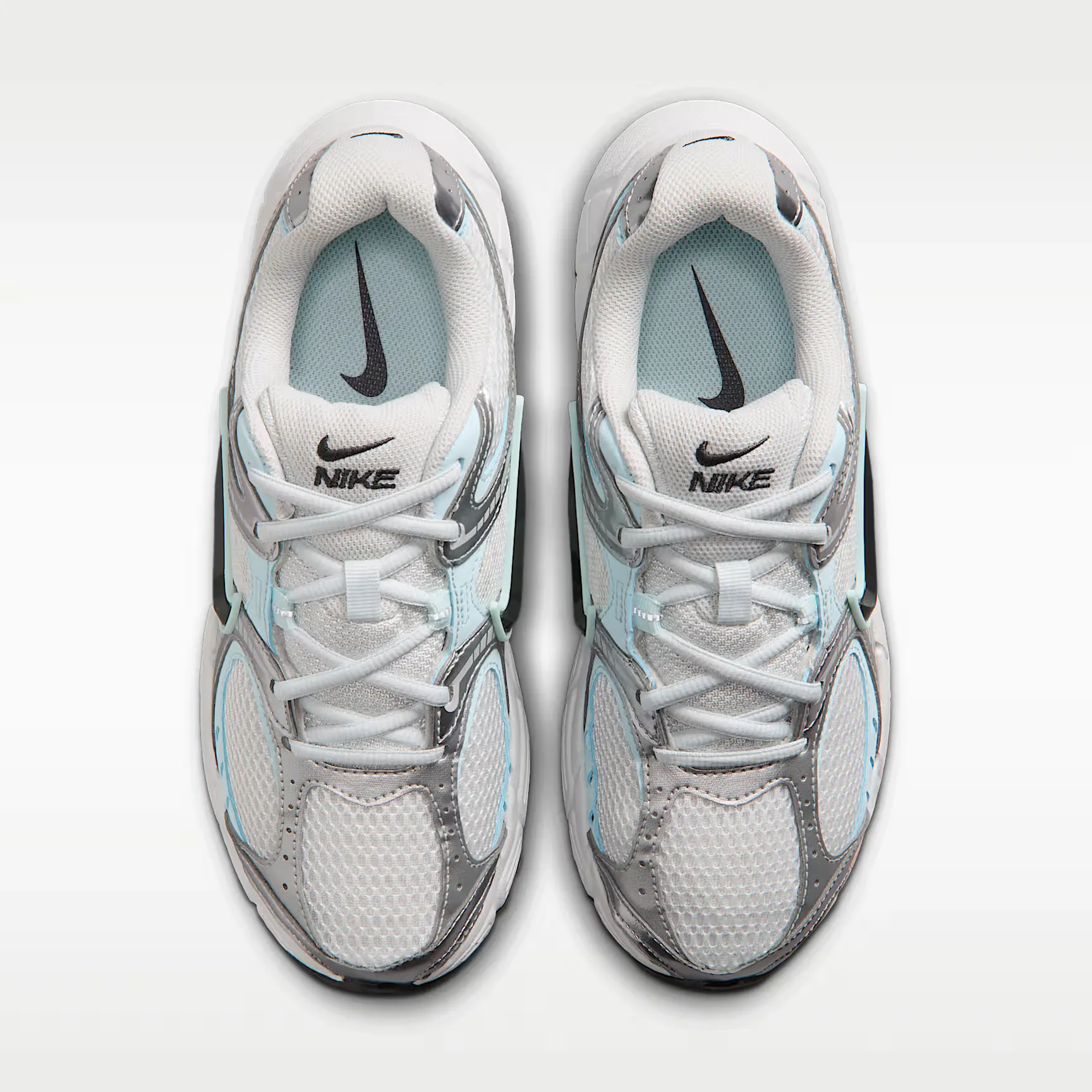 000000_Nike-V5-RNR-WMNS_Grey-Fog-Glacier-Blue_HQ7901-011_img3