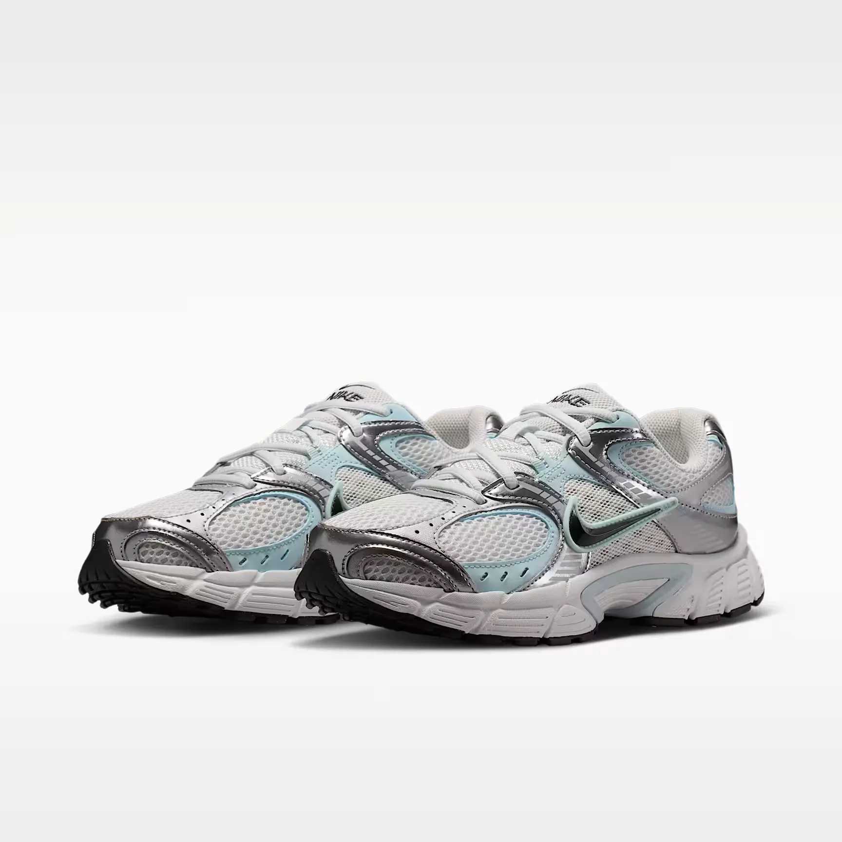 000000_Nike-V5-RNR-WMNS_Grey-Fog-Glacier-Blue_HQ7901-011_img4
