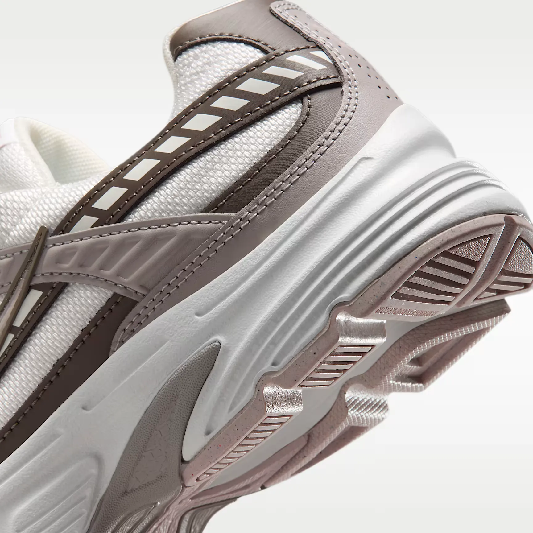 000000_Nike-Initiator-WMNS_Summit-White-Cave-Stone_IB4339-101_img7