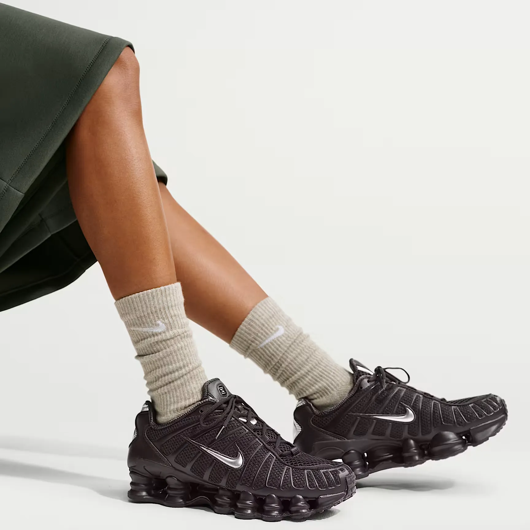 000000_Nike-Shox-TL-WMNS_Velvet-Brown-Metallic-Silver_IH2559-201_img8