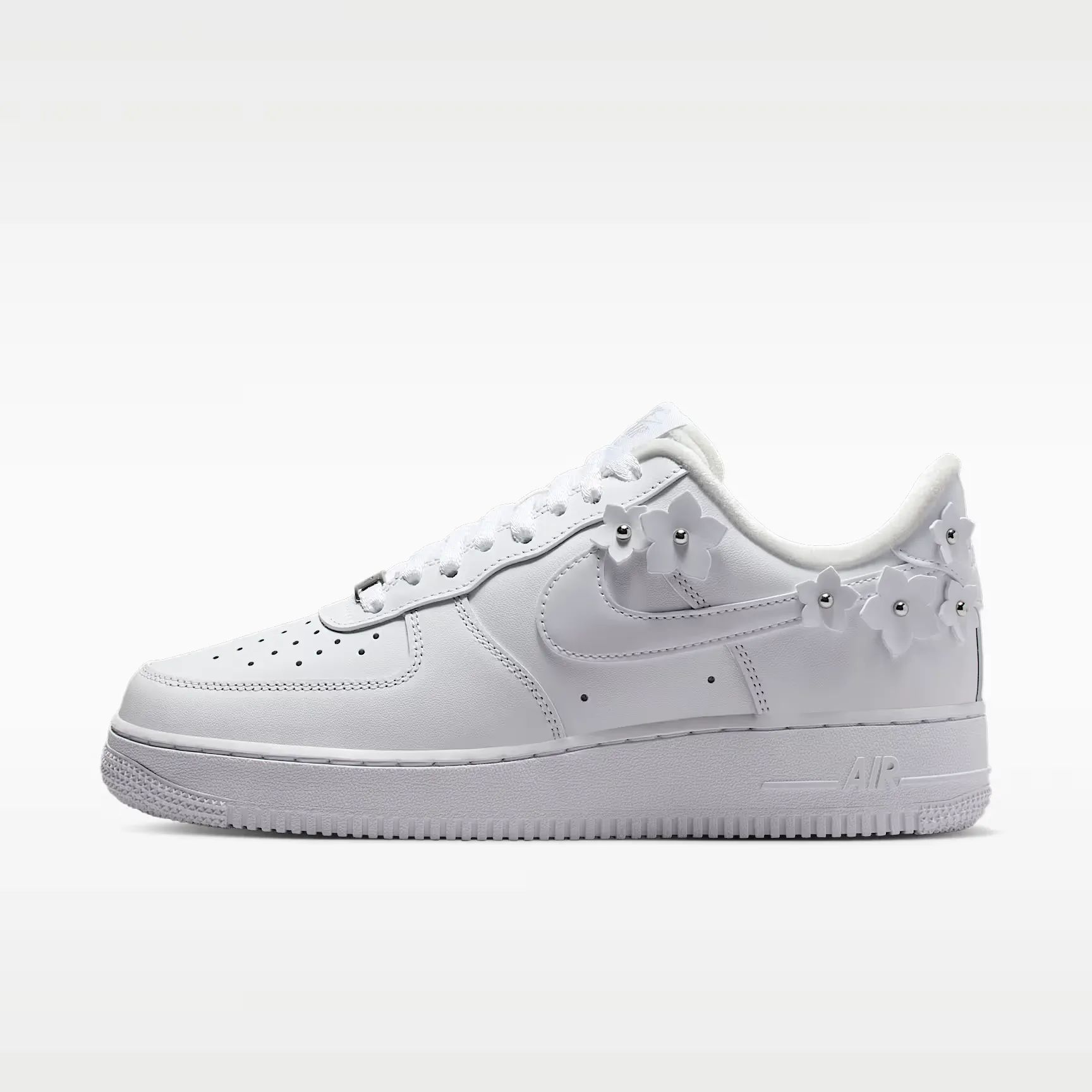 000000_Nike-Air-Force-1-'07-WMNS_Florette_IR8637-100_img0