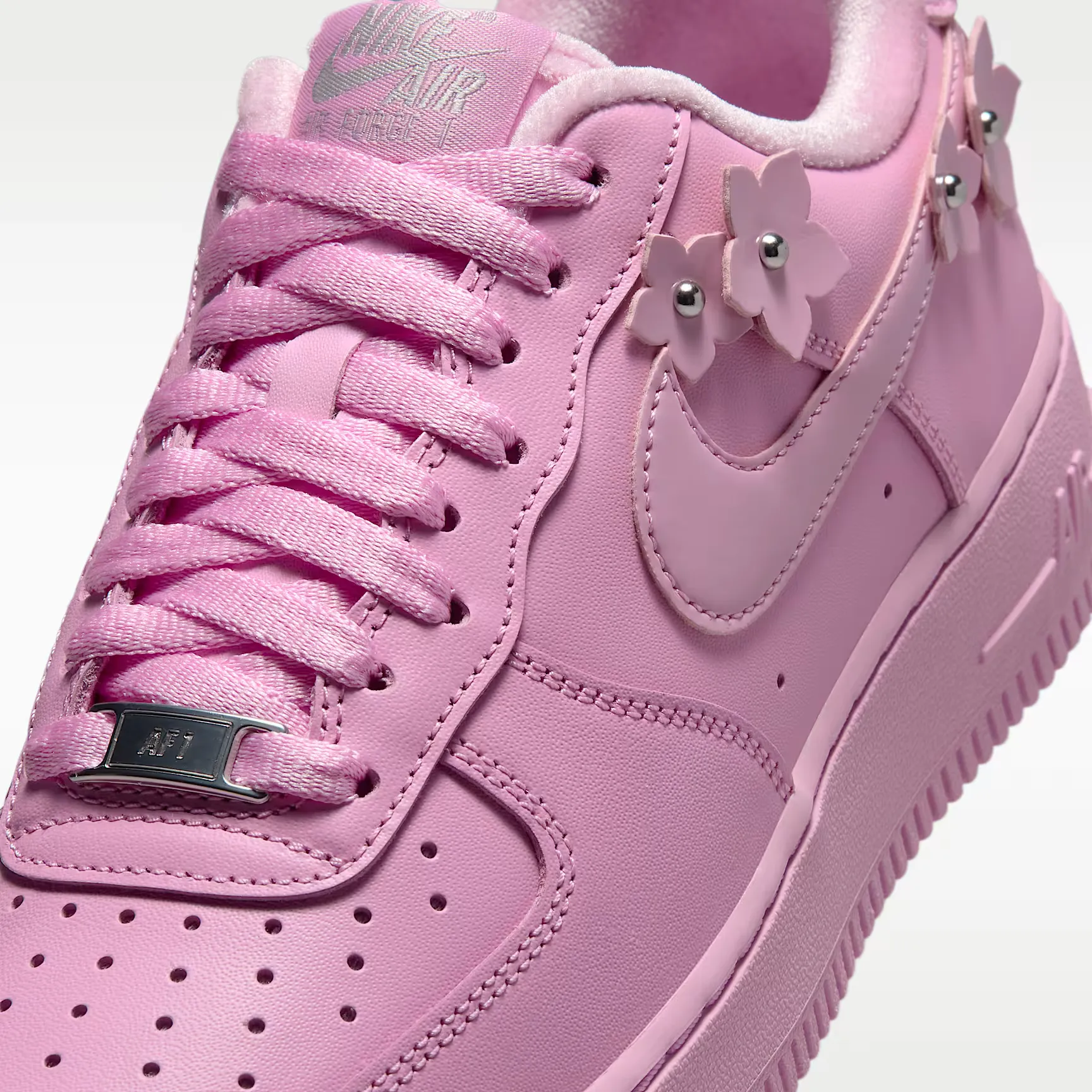 000000_Nike-Air-Force-1-'07-WMNS_Pink-Rise_IR8637-600_img6