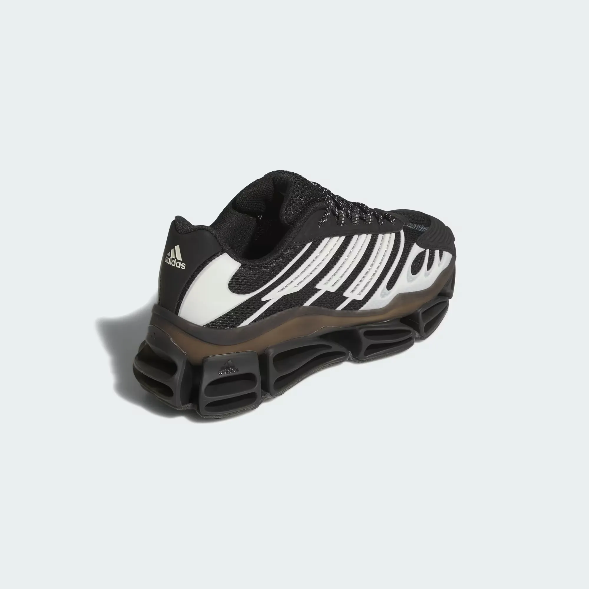 000000_adidas-Megaride-AG_Core-Black-Cream-White_HQ7656_img4