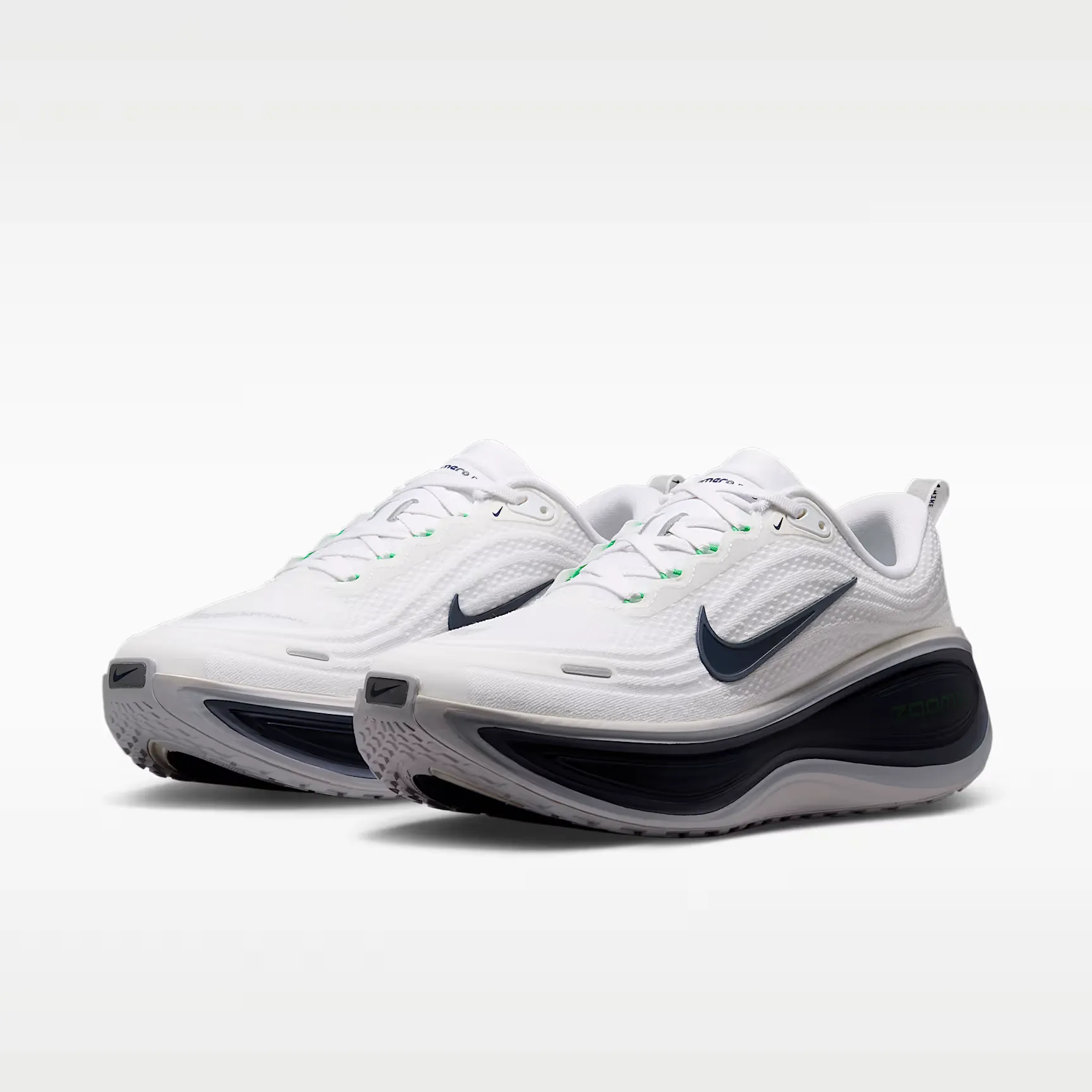 000000_Nike-Vomero-Plus_White-Green-Spark-Midnight-Navy_HV8150-109_img4