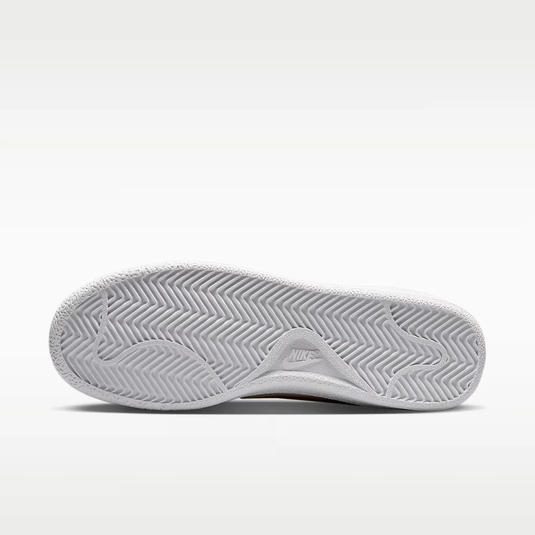 000000_Nike-Tennis-Classic-WMNS_White-British-Tan_IQ7387-106_img1