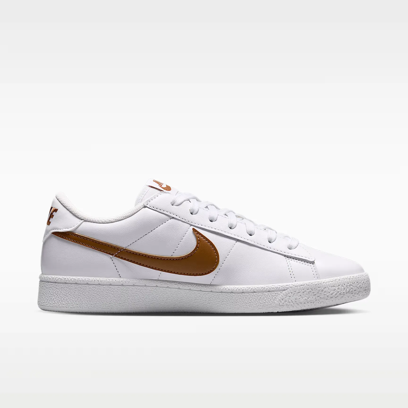 000000_Nike-Tennis-Classic-WMNS_White-British-Tan_IQ7387-106_img2