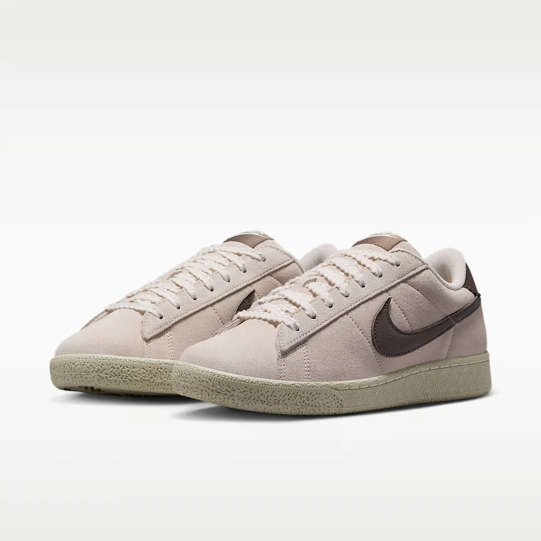 000000_Nike-Tennis-Classic-WMNS_Phantom-Ironstone_IW4939-030_img4