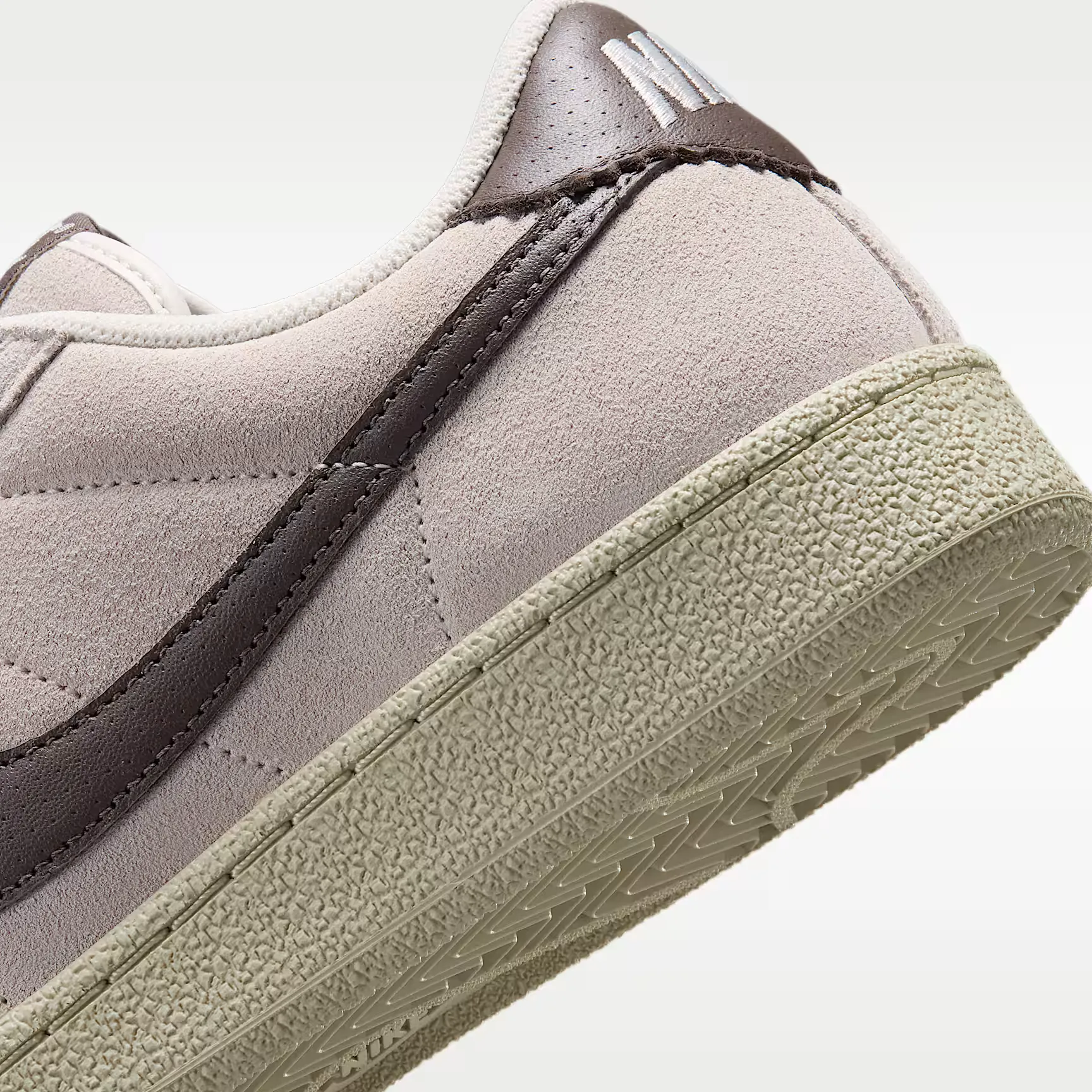 000000_Nike-Tennis-Classic-WMNS_Phantom-Ironstone_IW4939-030_img7