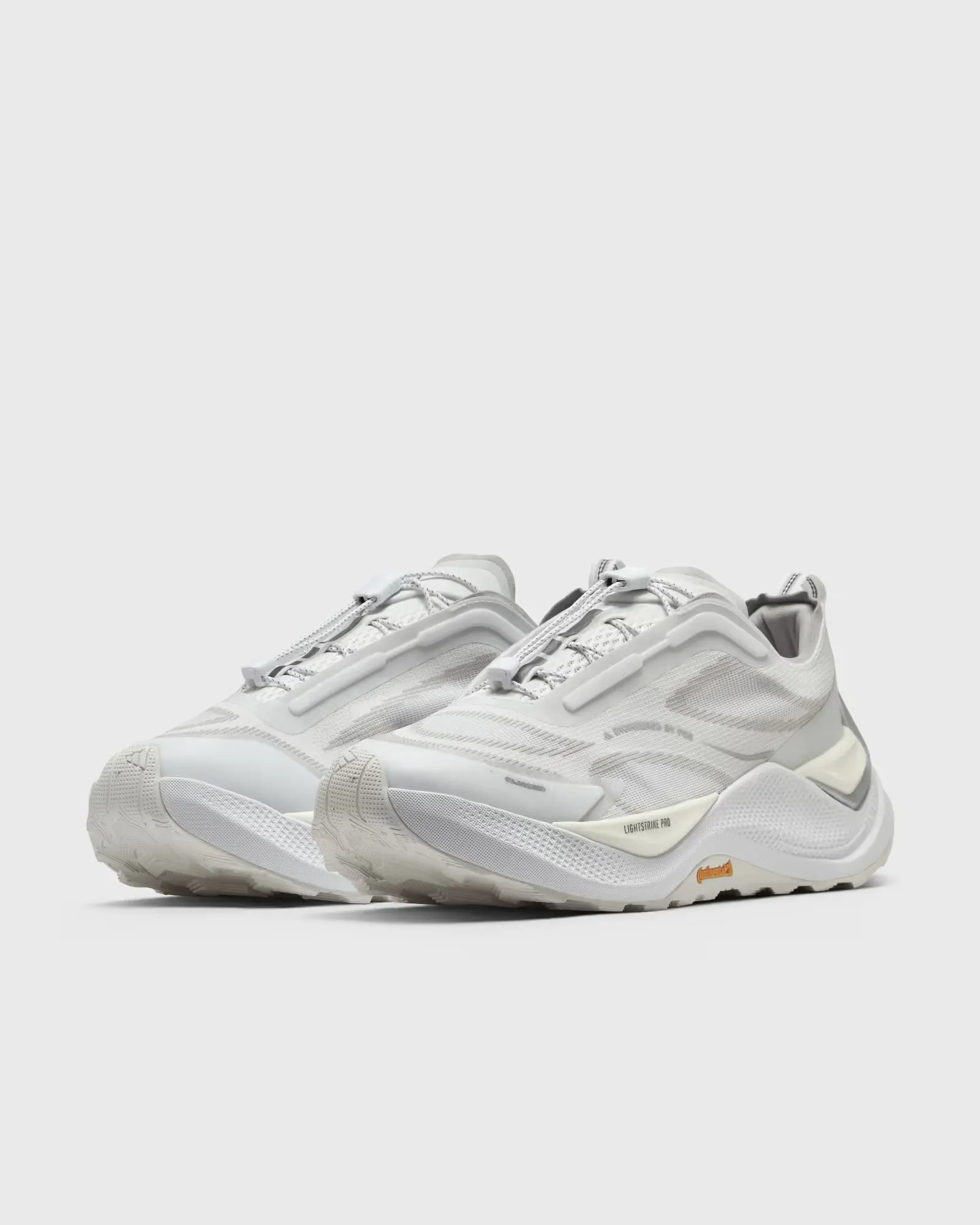 000000_adidas-Holo-Peak_White-Grey-Silver-Metallic_KI1521_img1