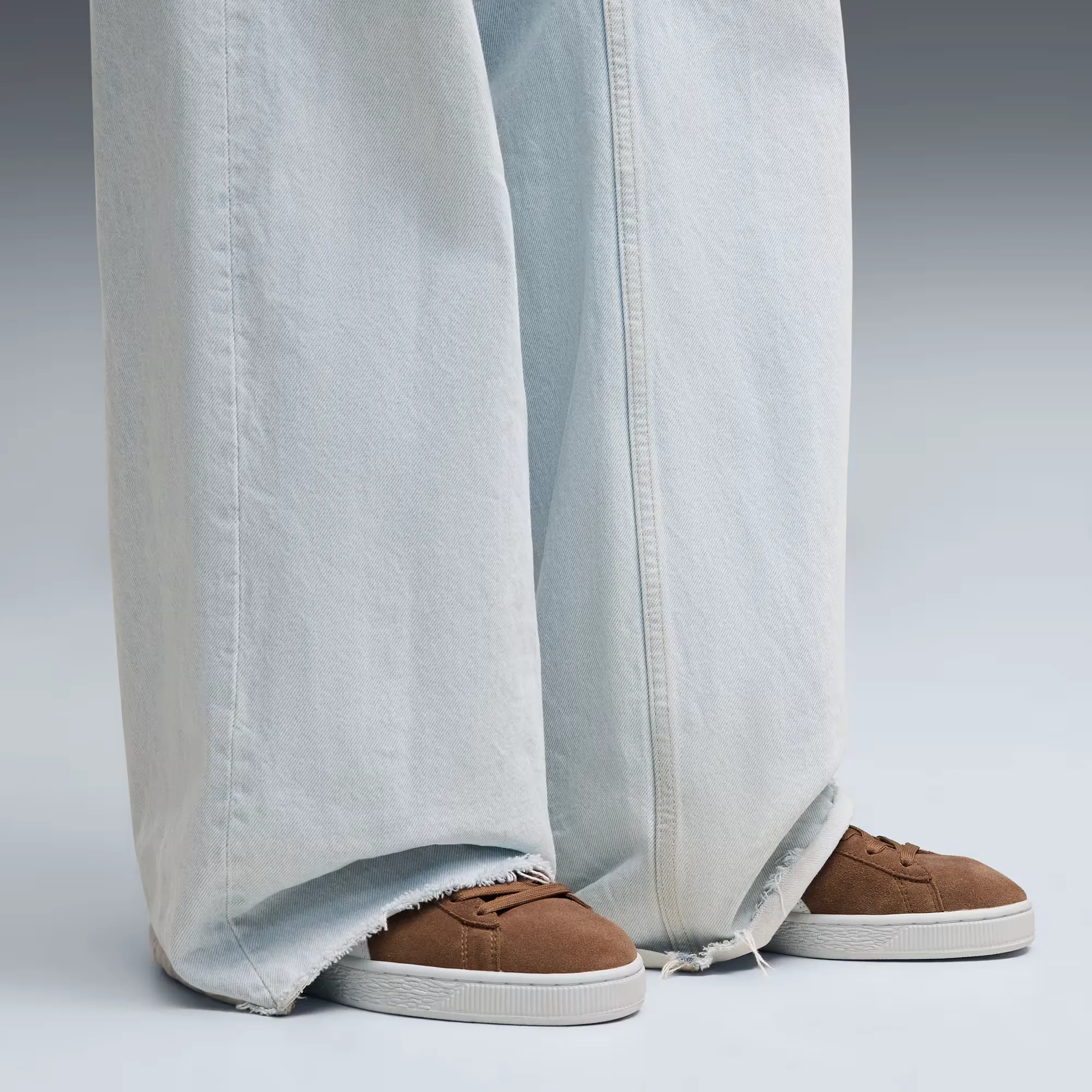 000000_Puma-Suede-Classic_Haute-Coffee-Puma-White_399781-41_img1