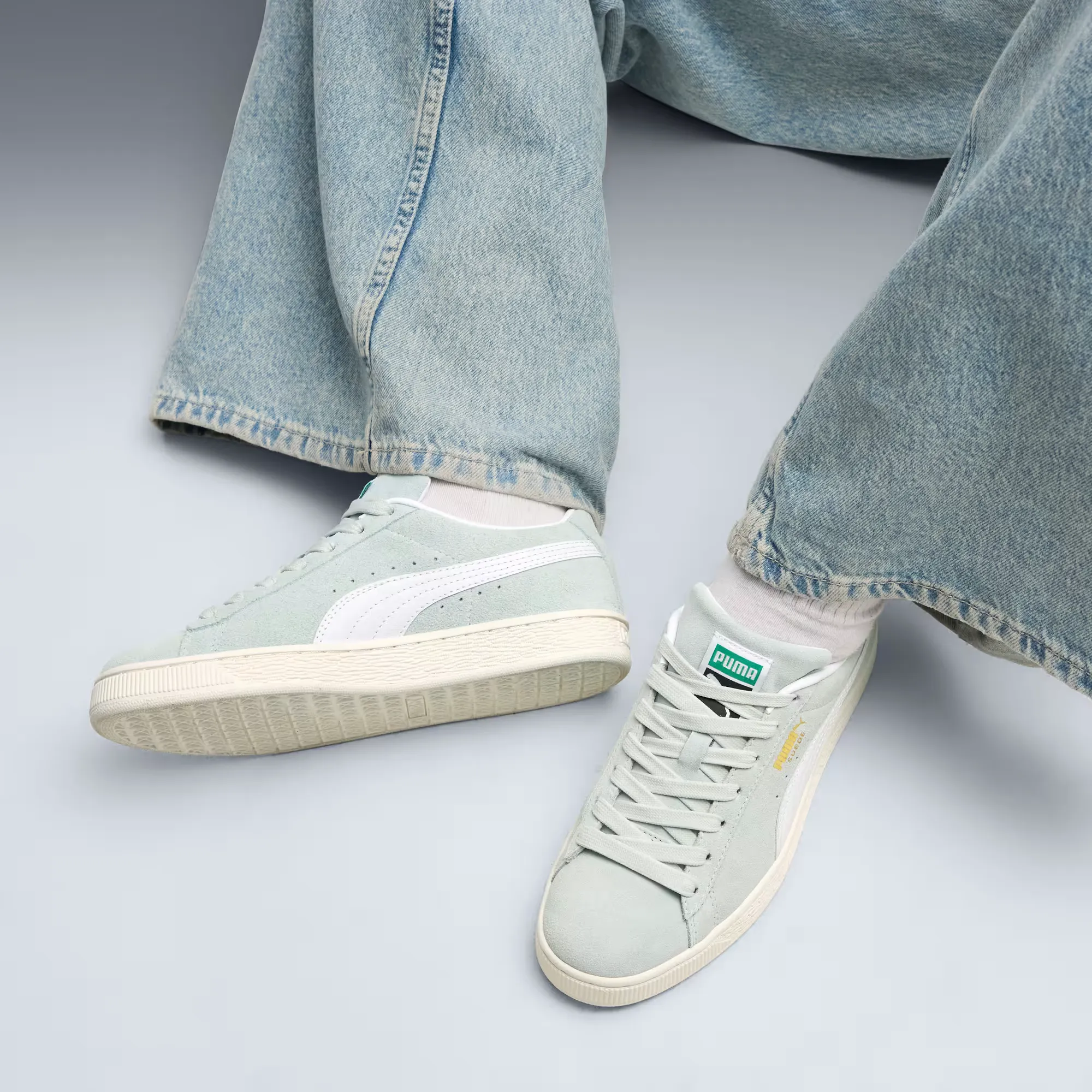 000000_Puma-Suede-Classic_Creme-De-Mint-White_399781-43_img1