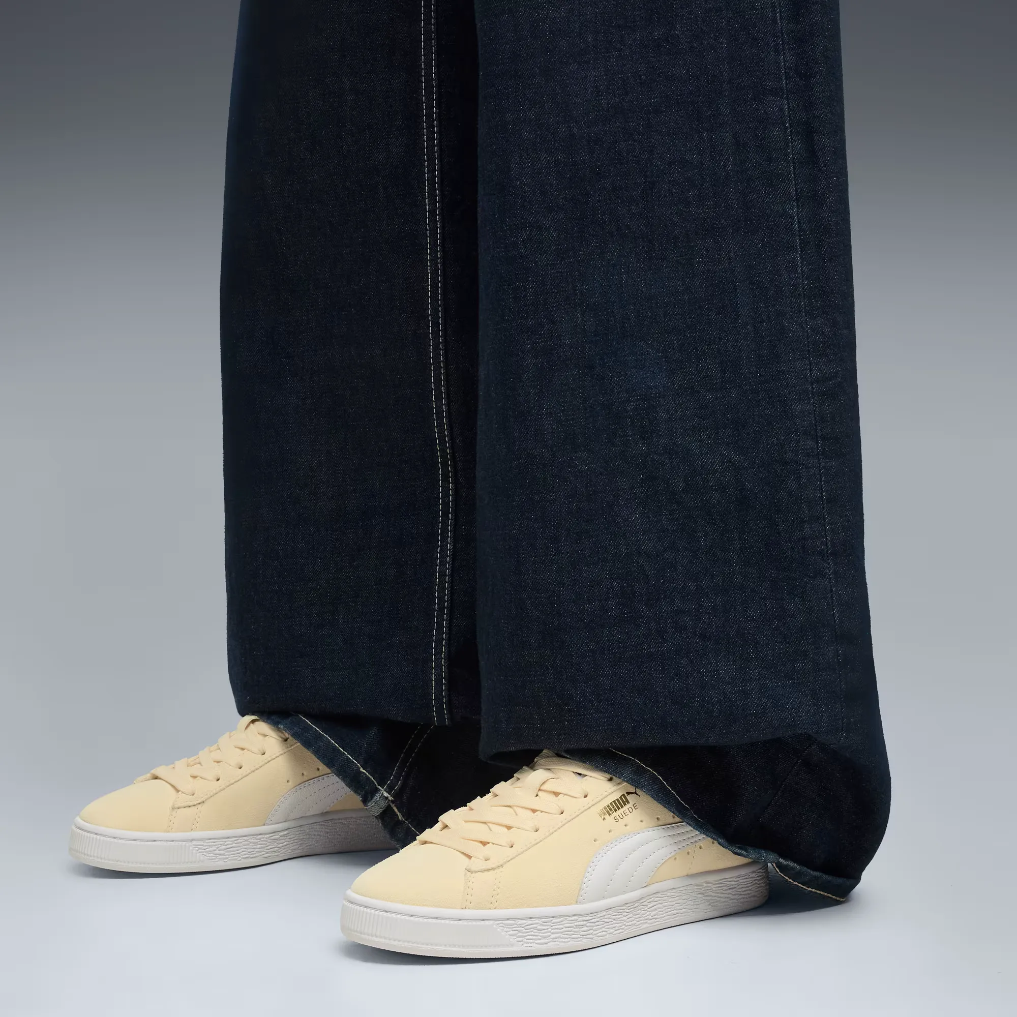 000000_Puma-Suede-Classic_Buttercream-White_399781-42_img2
