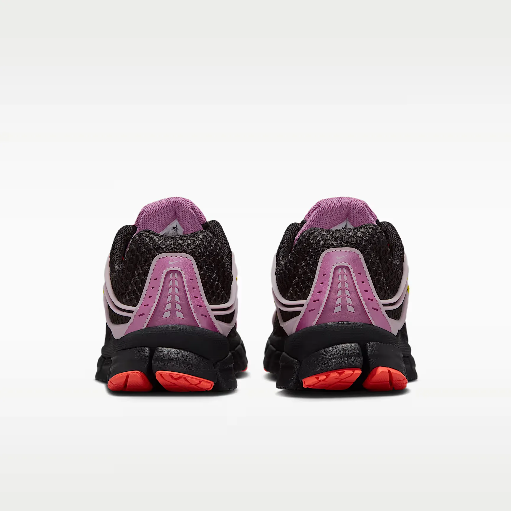 000000_Nike-Zoom-Skylon-11-WMNS_Black-Light-Magenta_IU7360-003_img5