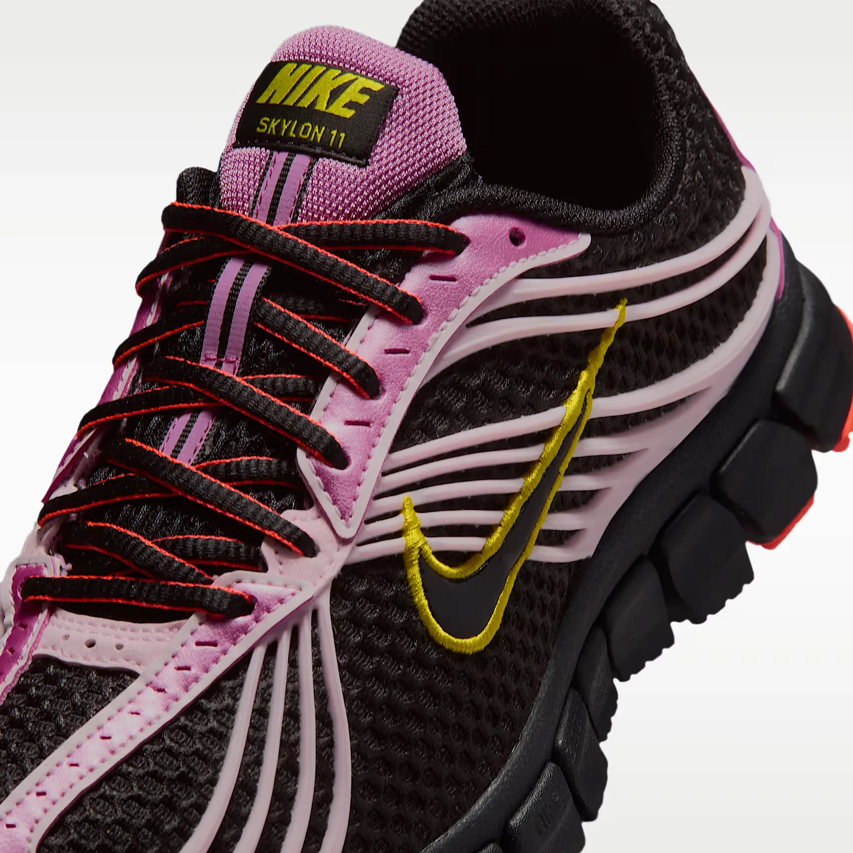 000000_Nike-Zoom-Skylon-11-WMNS_Black-Light-Magenta_IU7360-003_img6