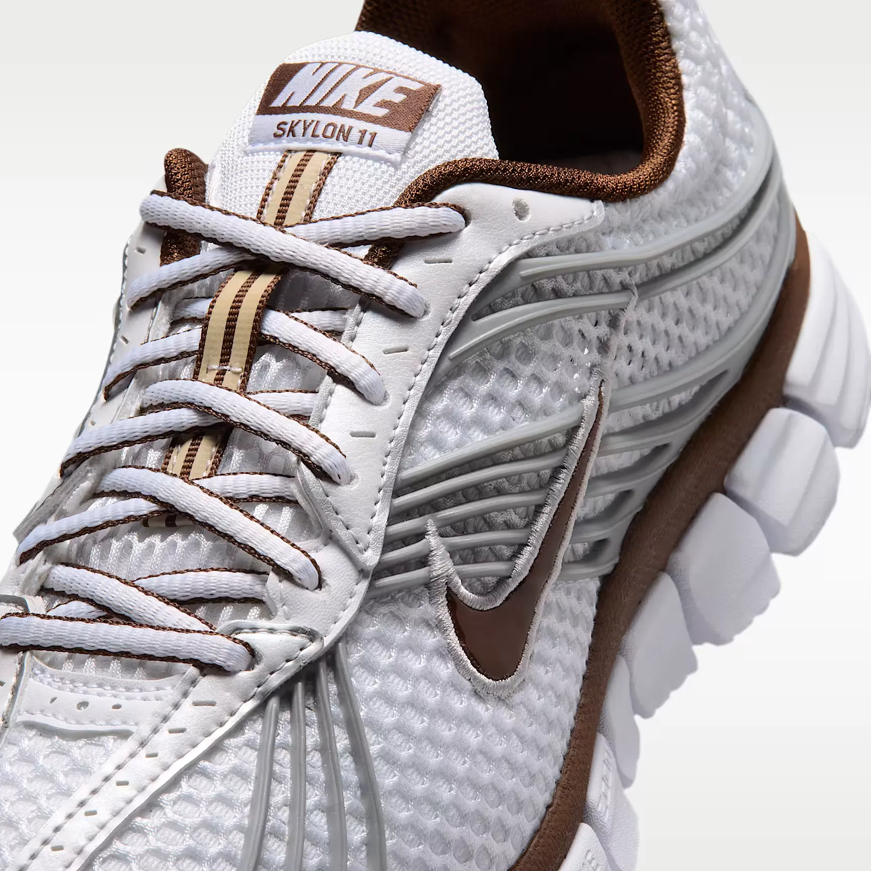 000000_Nike-Zoom-Skylon-11-WMNS_White-Cacao-Wow_IU7360-102_img6