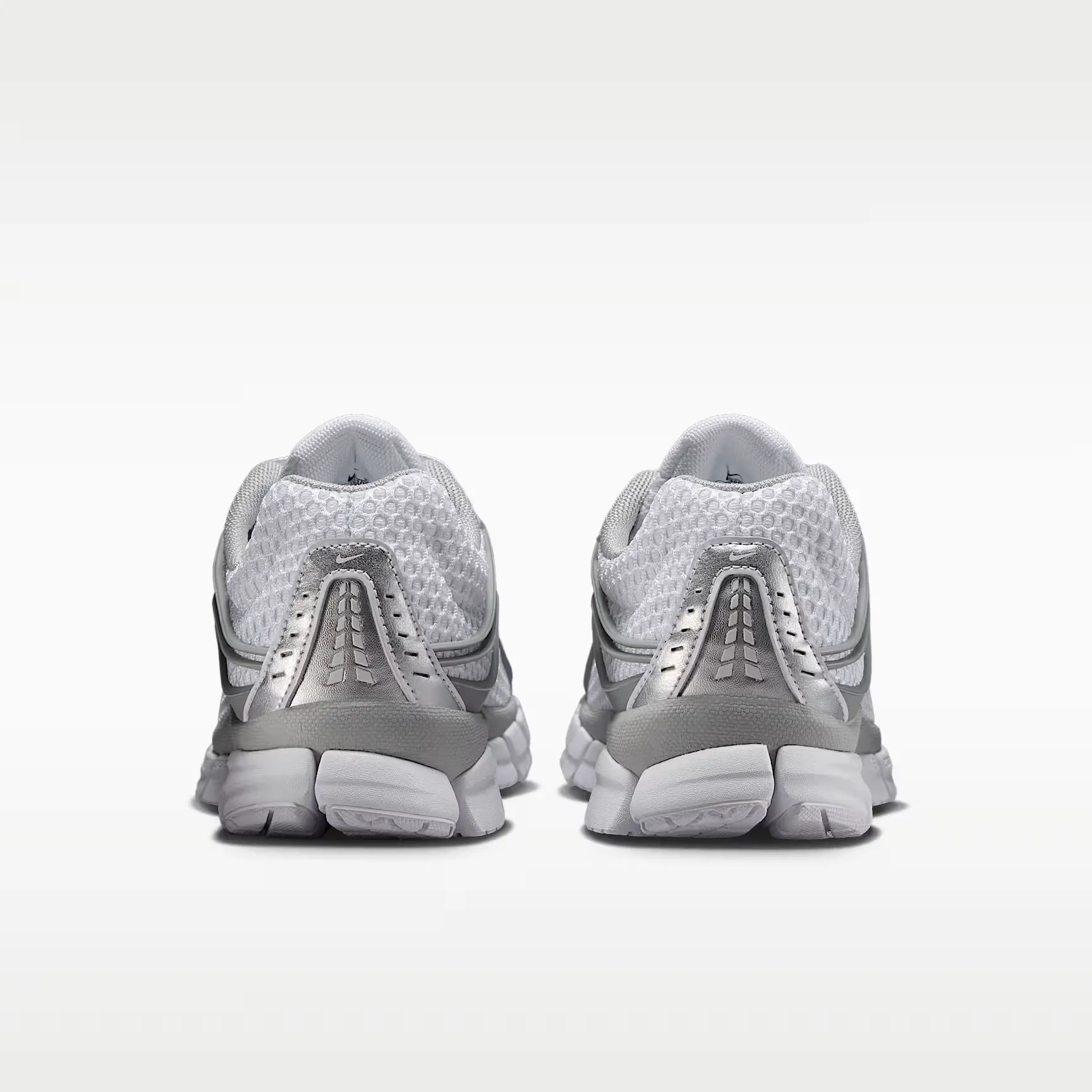 000000_Nike-Zoom-Skylon-11-WMNS_White-Grey-Fog_IU7360-103_img5
