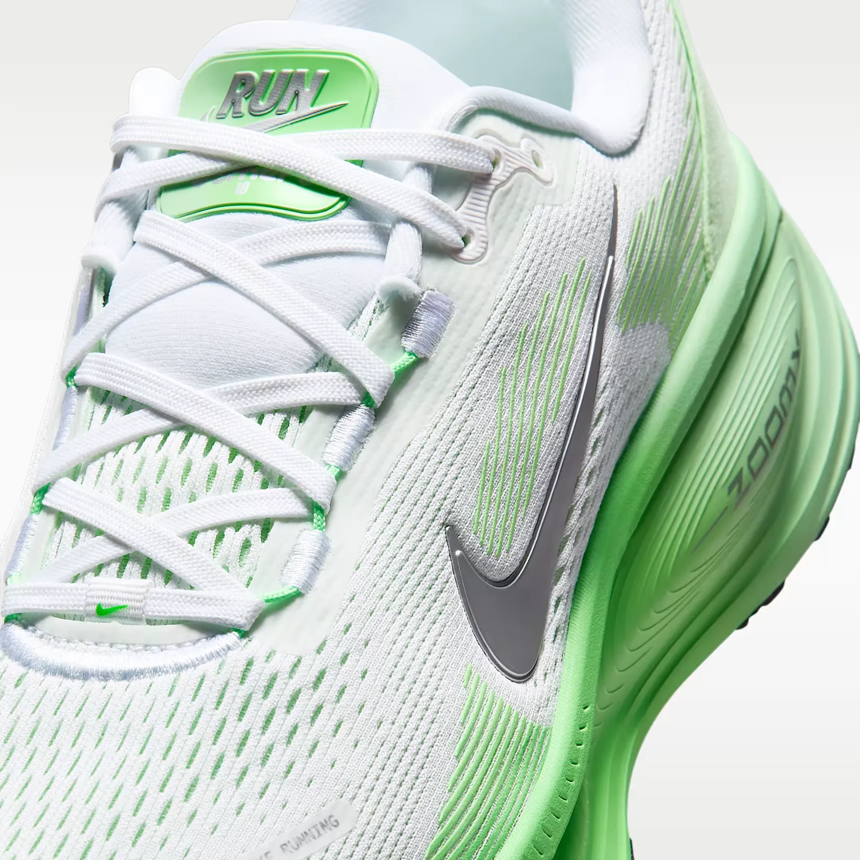 000000_Nike-Vomero-18-WMNS_White-Illusion-Green_HM6804-117_img6