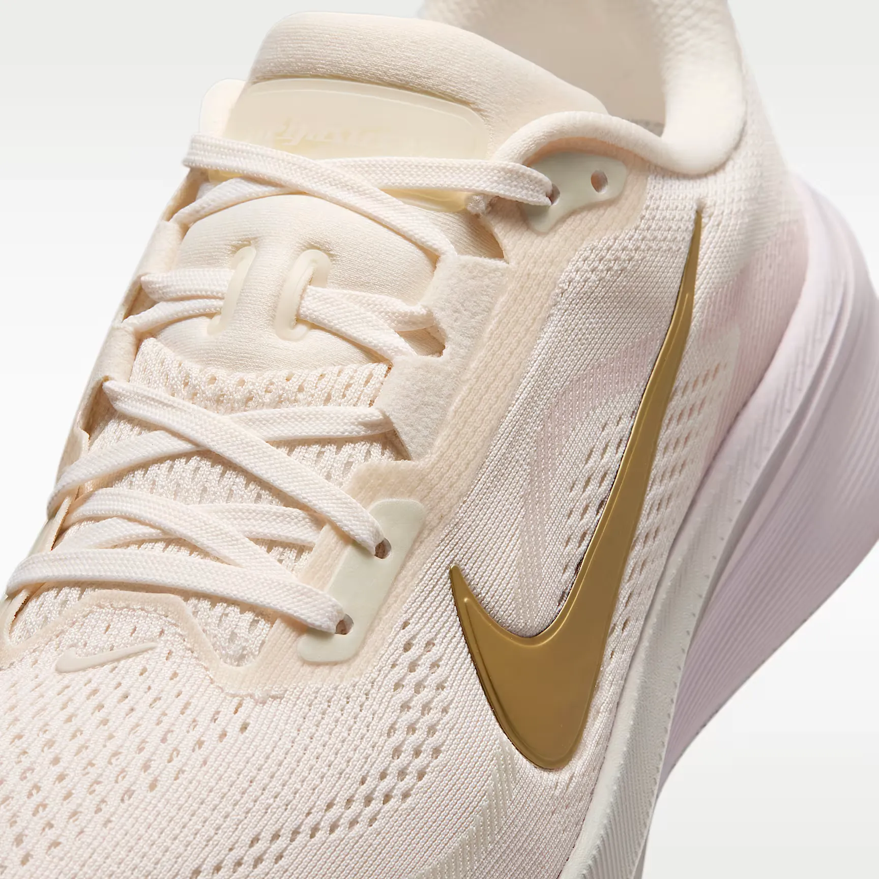 000000_Nike-Pegasus-42-WMNS_Chalk-Metallic-Gold_IW1232-102_img6