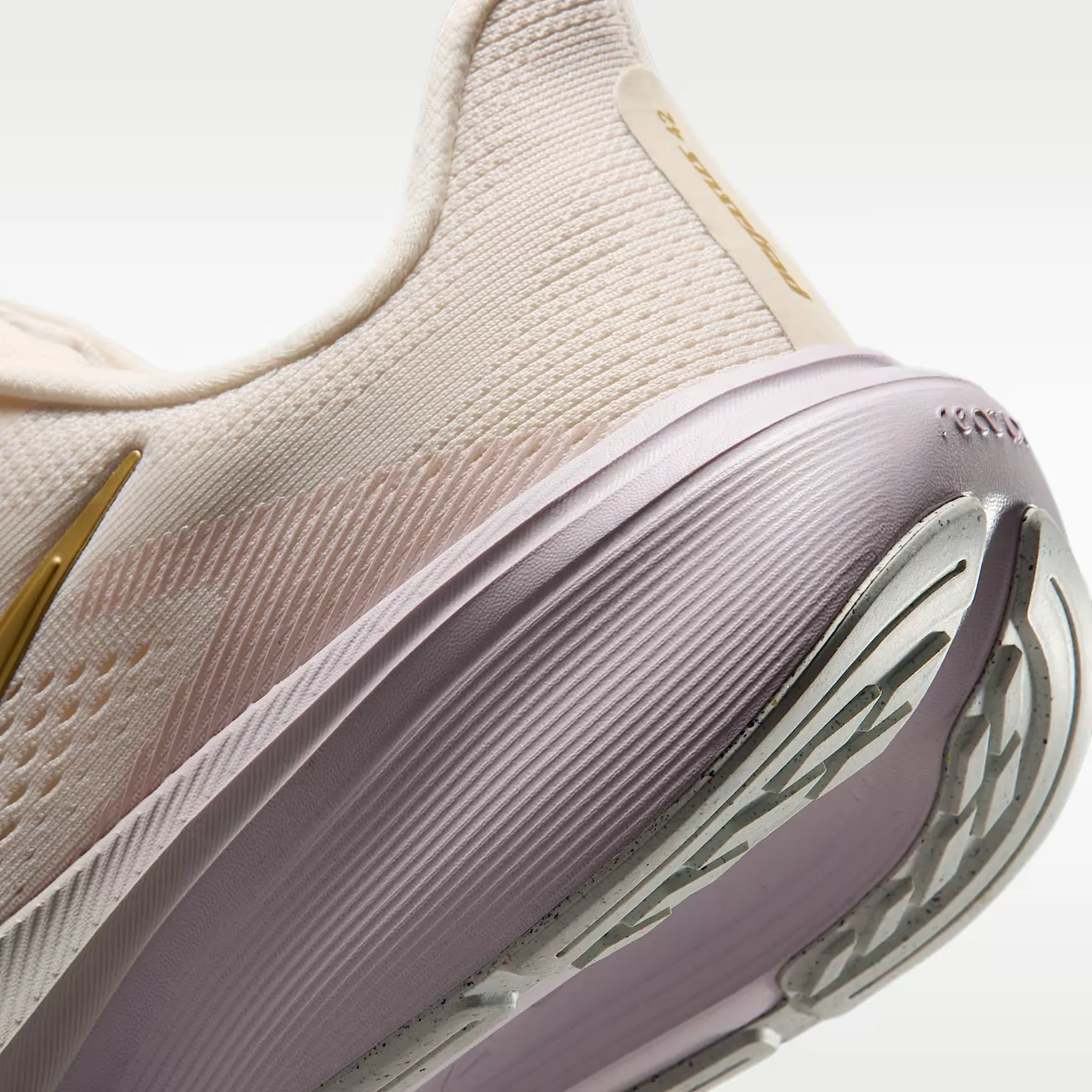 000000_Nike-Pegasus-42-WMNS_Chalk-Metallic-Gold_IW1232-102_img7