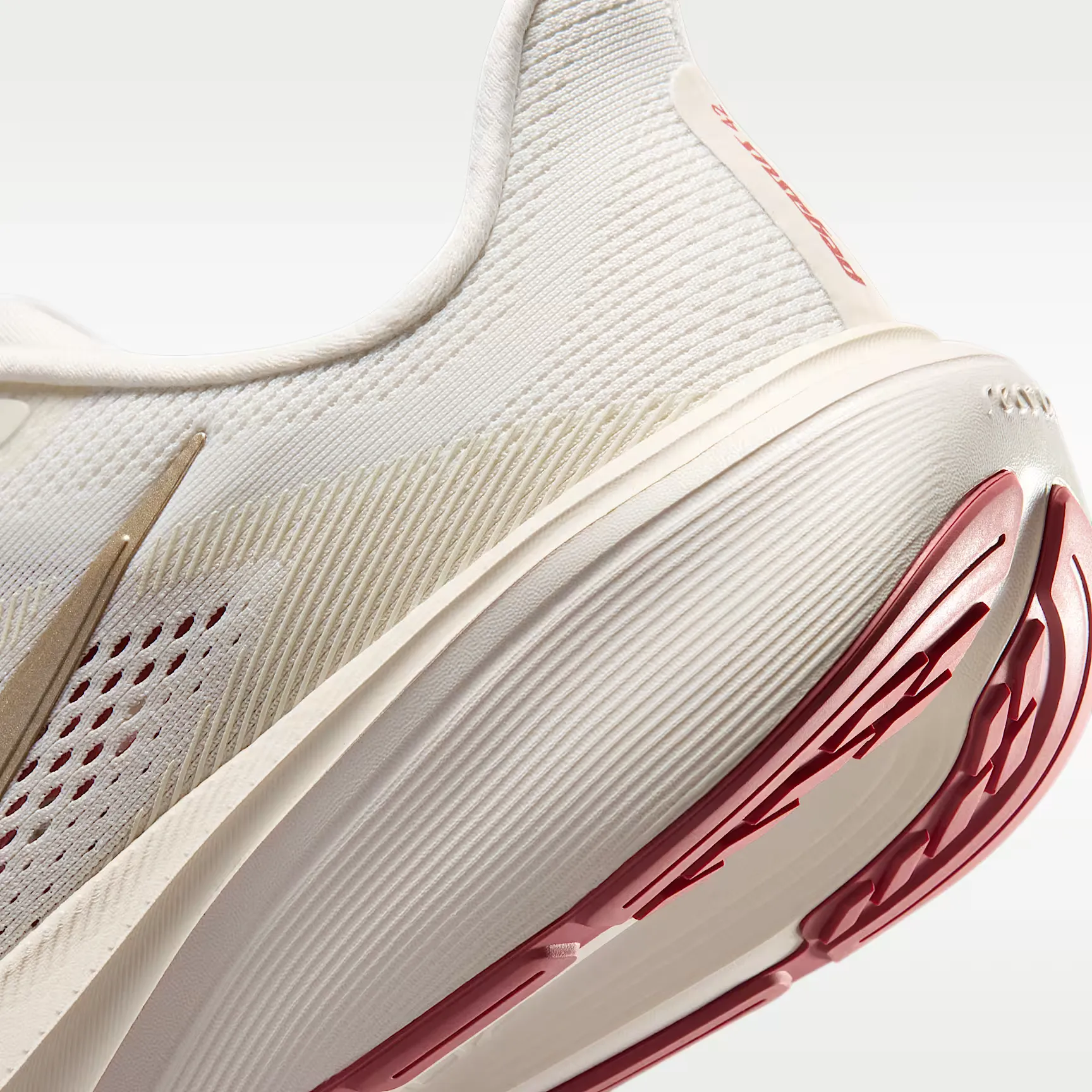 000000_Nike-Pegasus-42-WMNS_Phantom-Chalk-Sail-Metallic-Gold-Grain_IB1881-004_img7