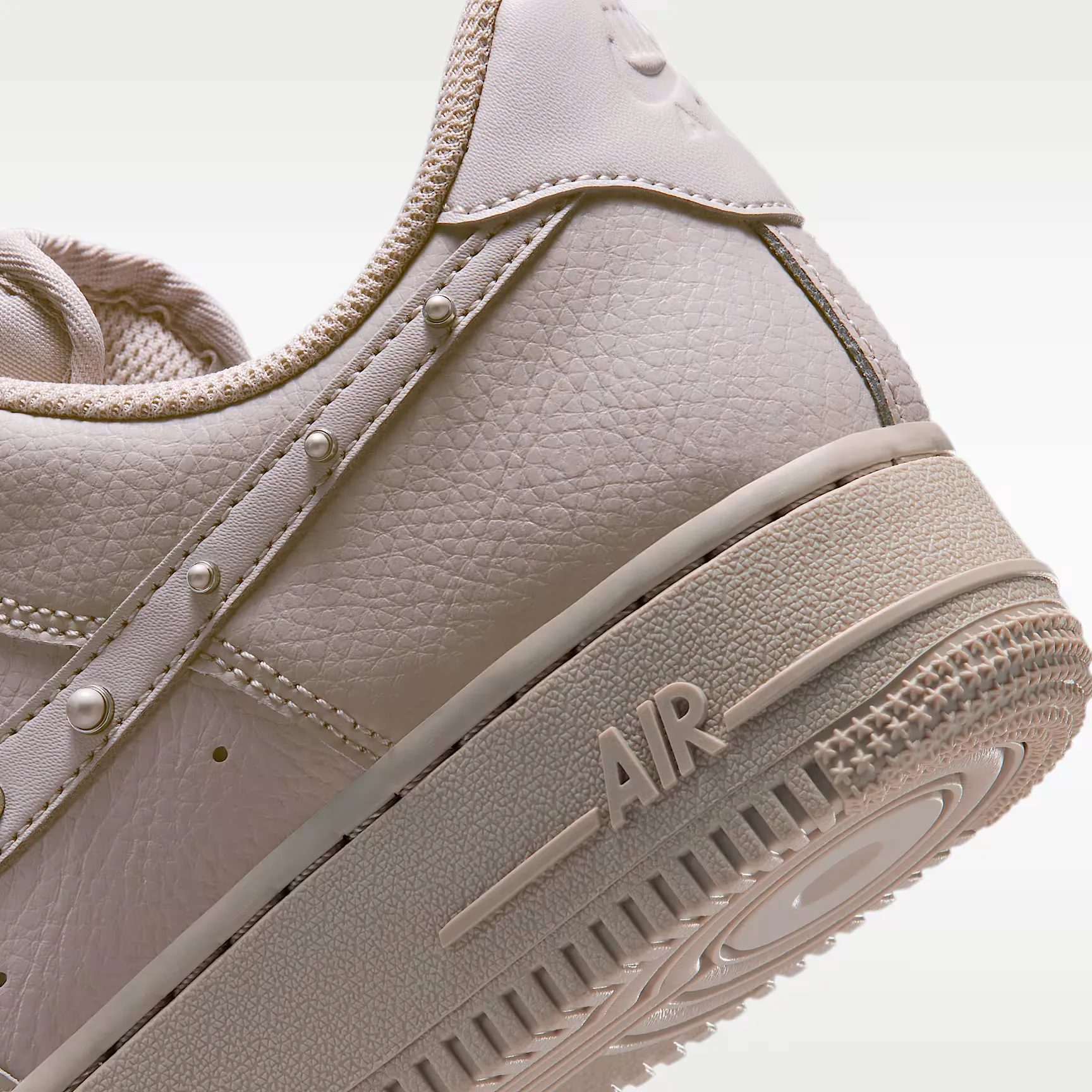 000000_Nike-Air-Force-1-'07-WMNS_Pearlized_IU7557-236_img7