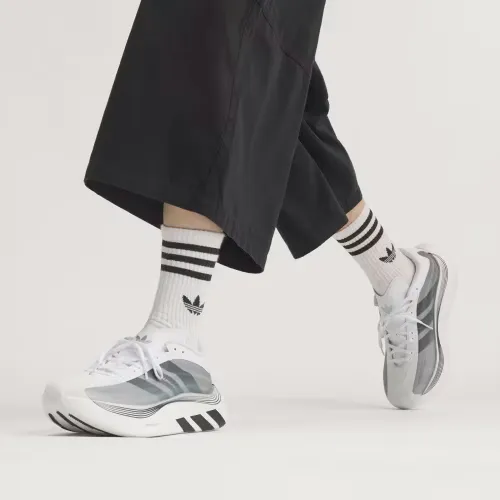 adidas-Hyperboost-Euphoria_Metallic-Silver_LA5997_img1