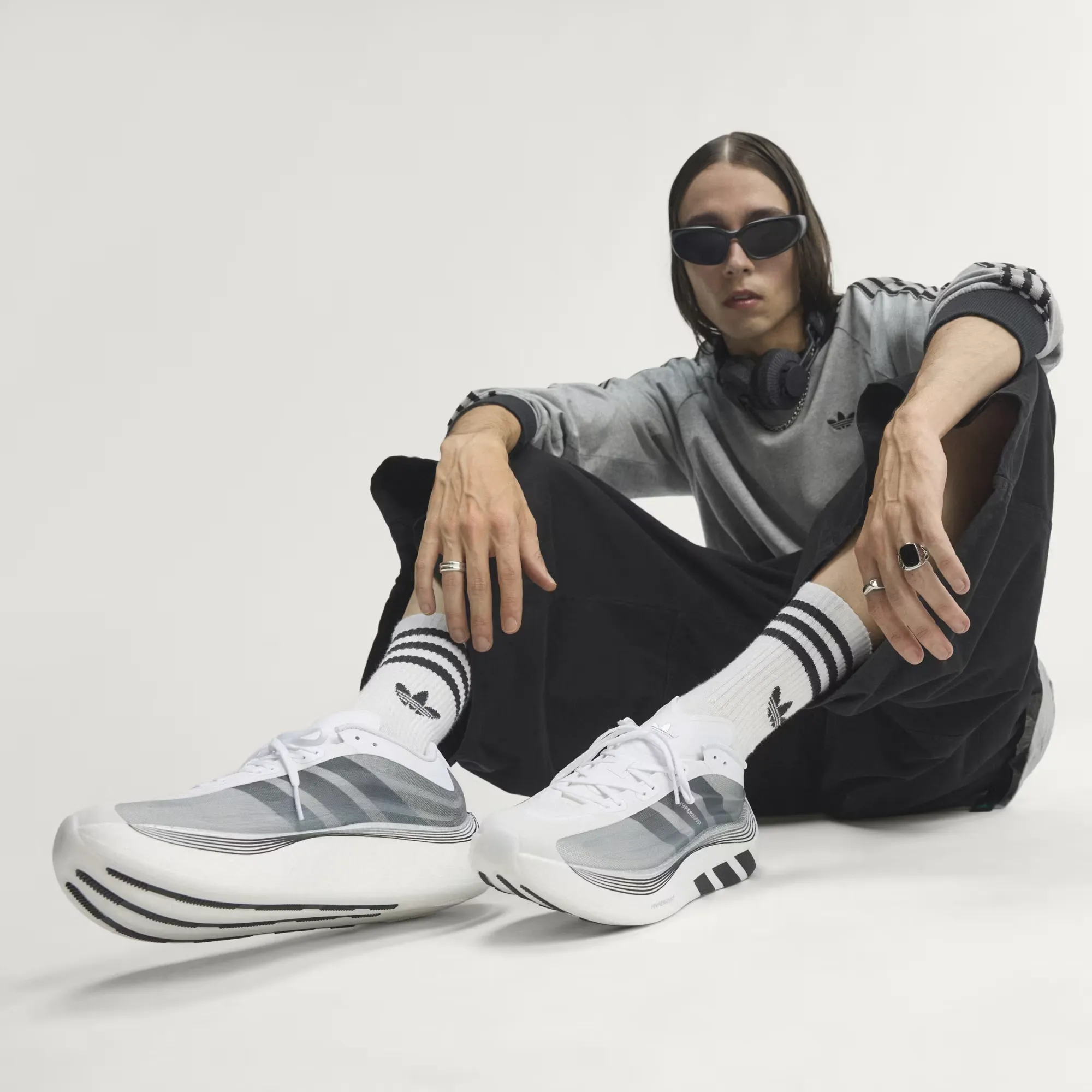 adidas-Hyperboost-Euphoria_Metallic-Silver_LA5997_img5