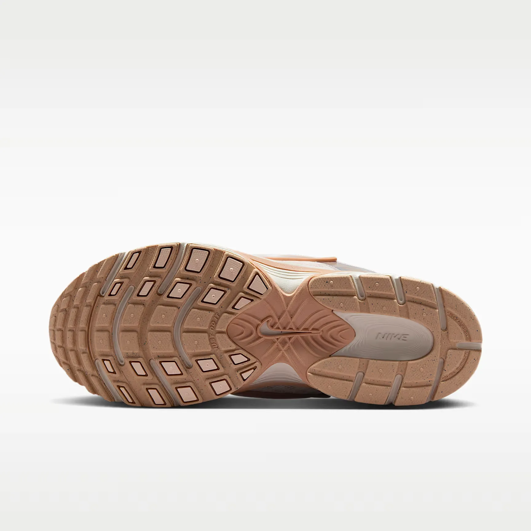 000000_Nike-V5-RNR-WMNS_Phantom-Chalk_HQ7901-012_img1