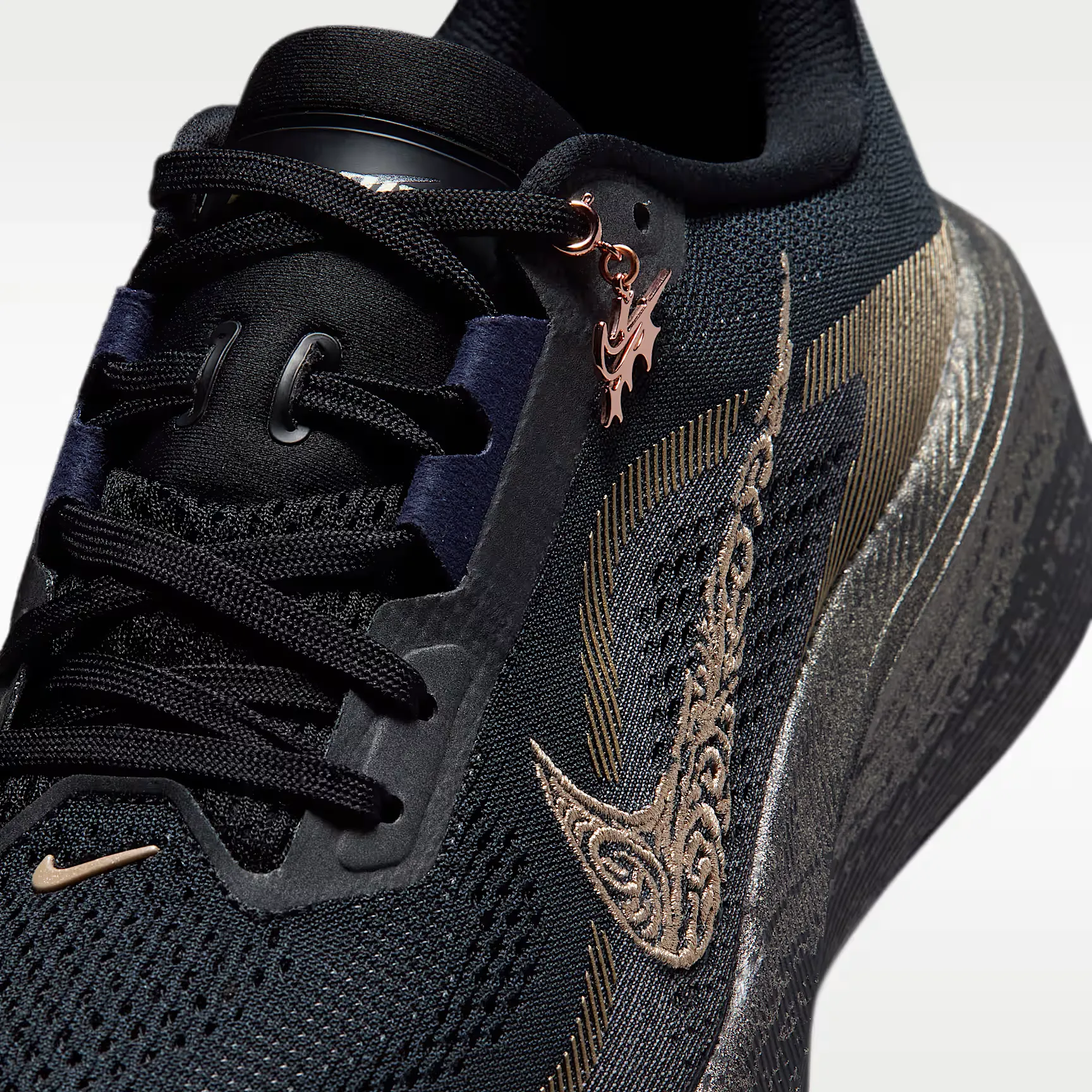 000000_Nike-Air-Zoom-Pegasus-42-WMNS_Keely-Hodgkinson_IR7192-001_img6