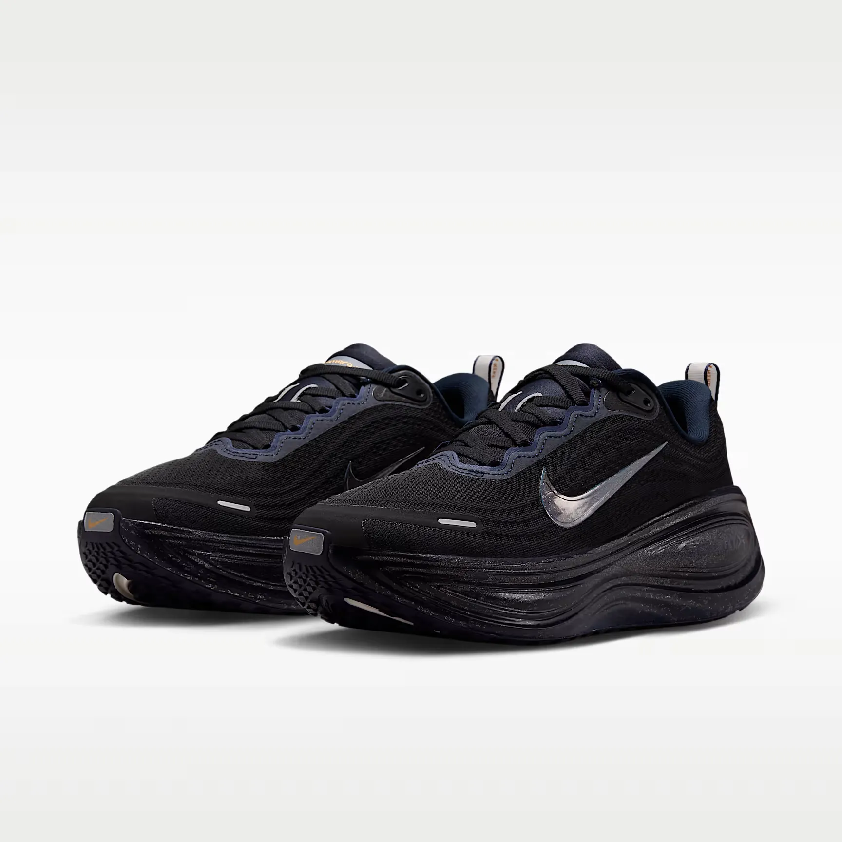 000000_Nike-Vomero-Plus-WMNS_Keely-Hodgkinson_IR7193-400_img4