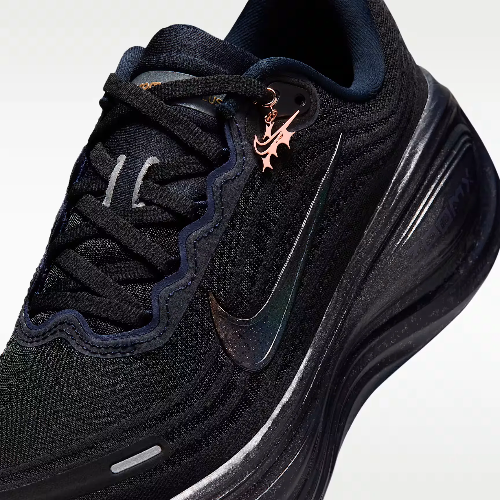 000000_Nike-Vomero-Plus-WMNS_Keely-Hodgkinson_IR7193-400_img6