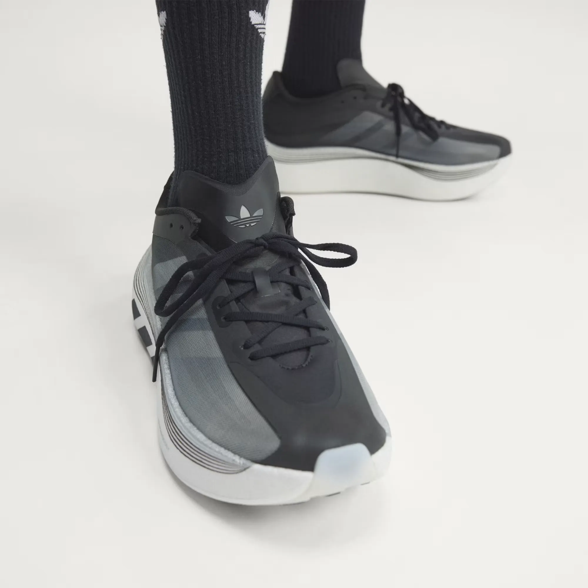 000000_adidas-Hyperboost-EPHR-LT_Core-Black-Footwear-White_KZ8508_img0