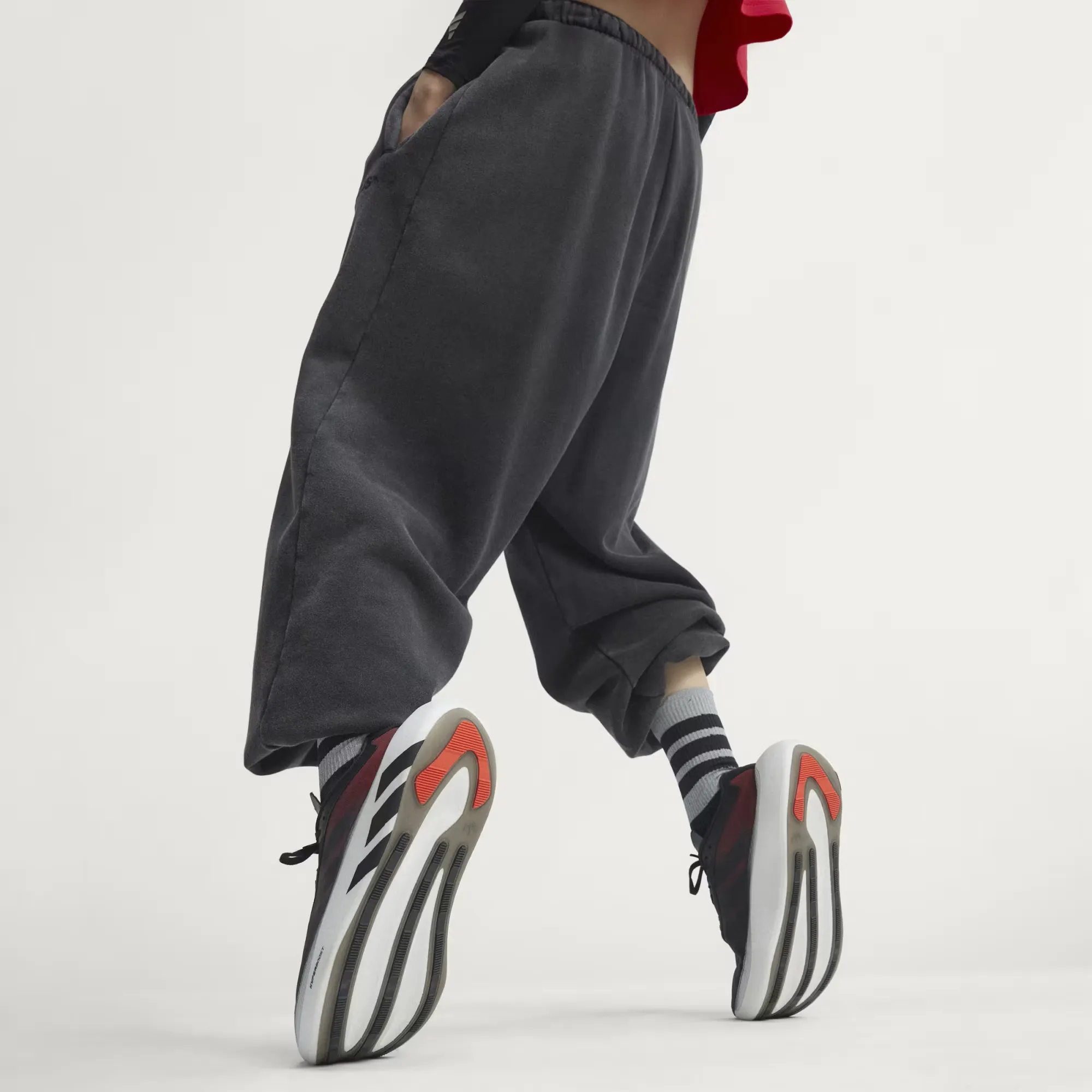 000000_adidas-Hyperboost-EPHR-LT_Core-Black-Solar-Red_KZ8509_img6