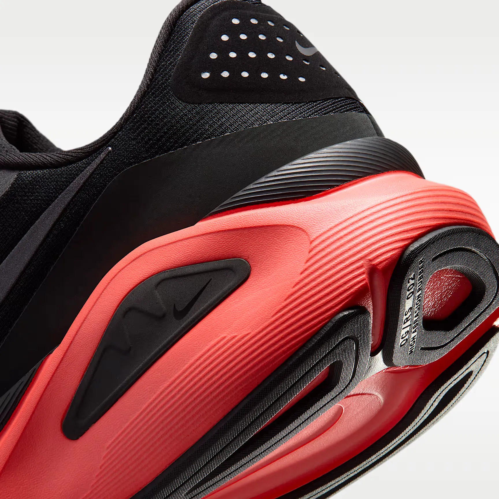 000000_Nike-Structure-26_Black-Crimson_HJ1102-006_img7